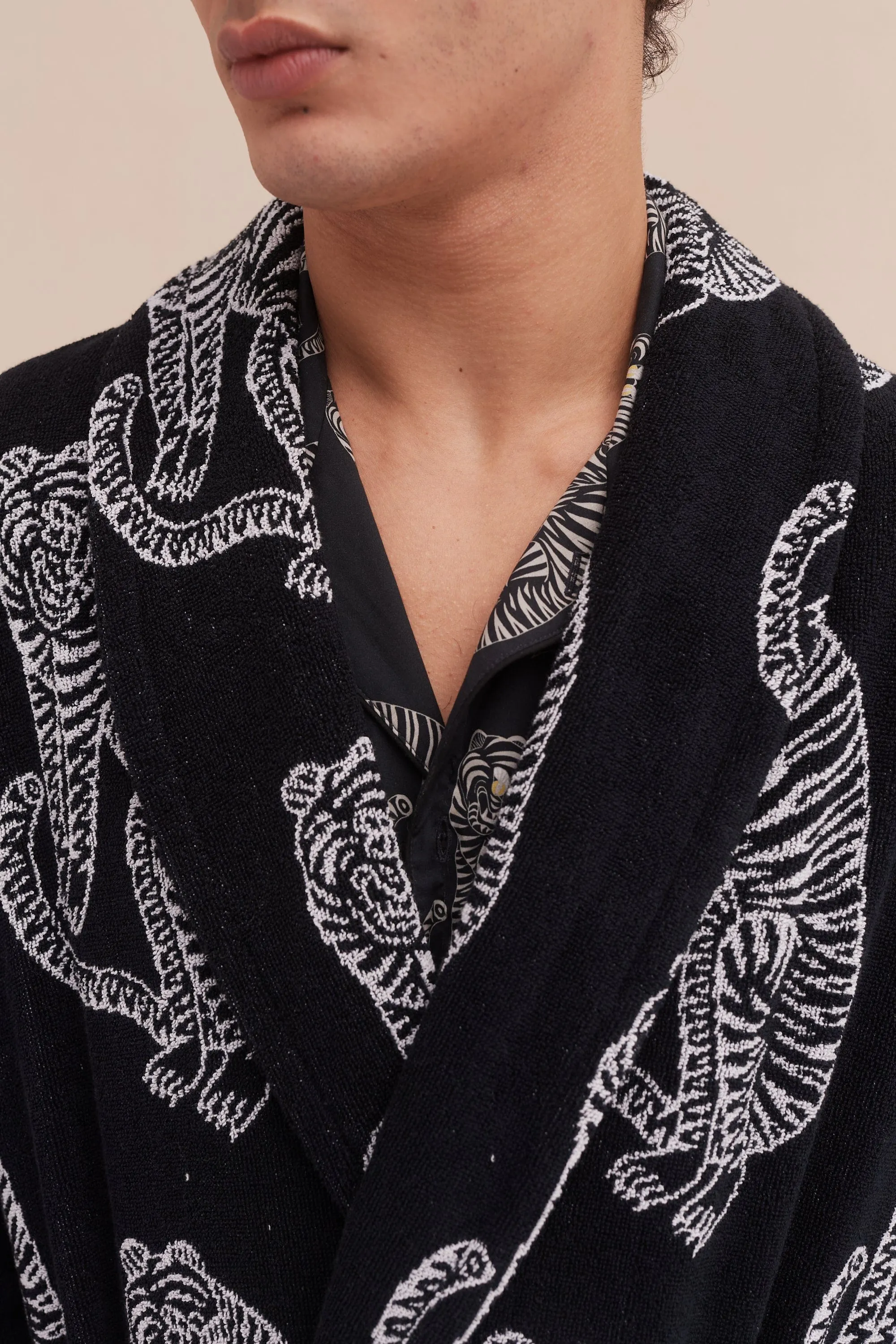 Unisex Towel Robe Sansindo Print Black Cream sold by Desmond & Dempsey product image thumbnail 4