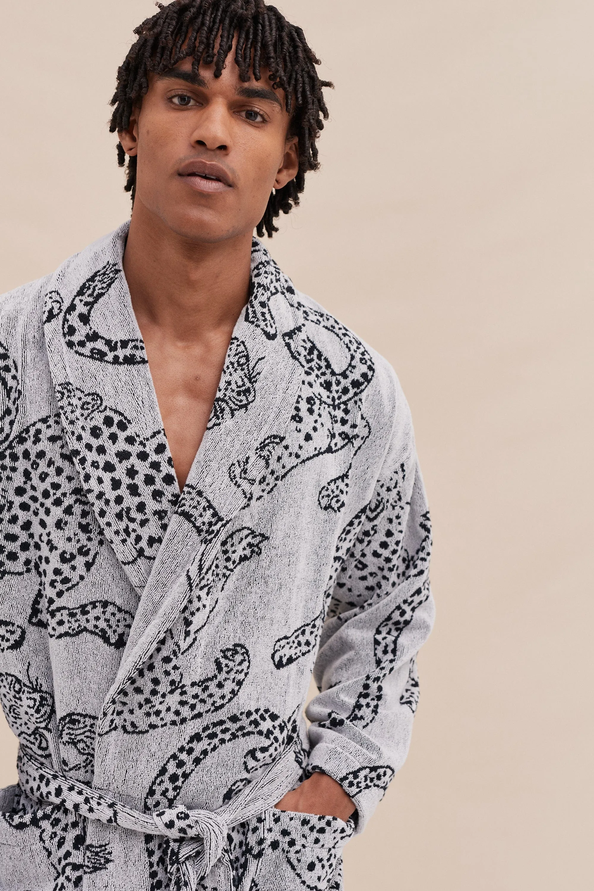 Unisex Towel Robe Jag Print Cream sold by Desmond & Dempsey product image thumbnail 3