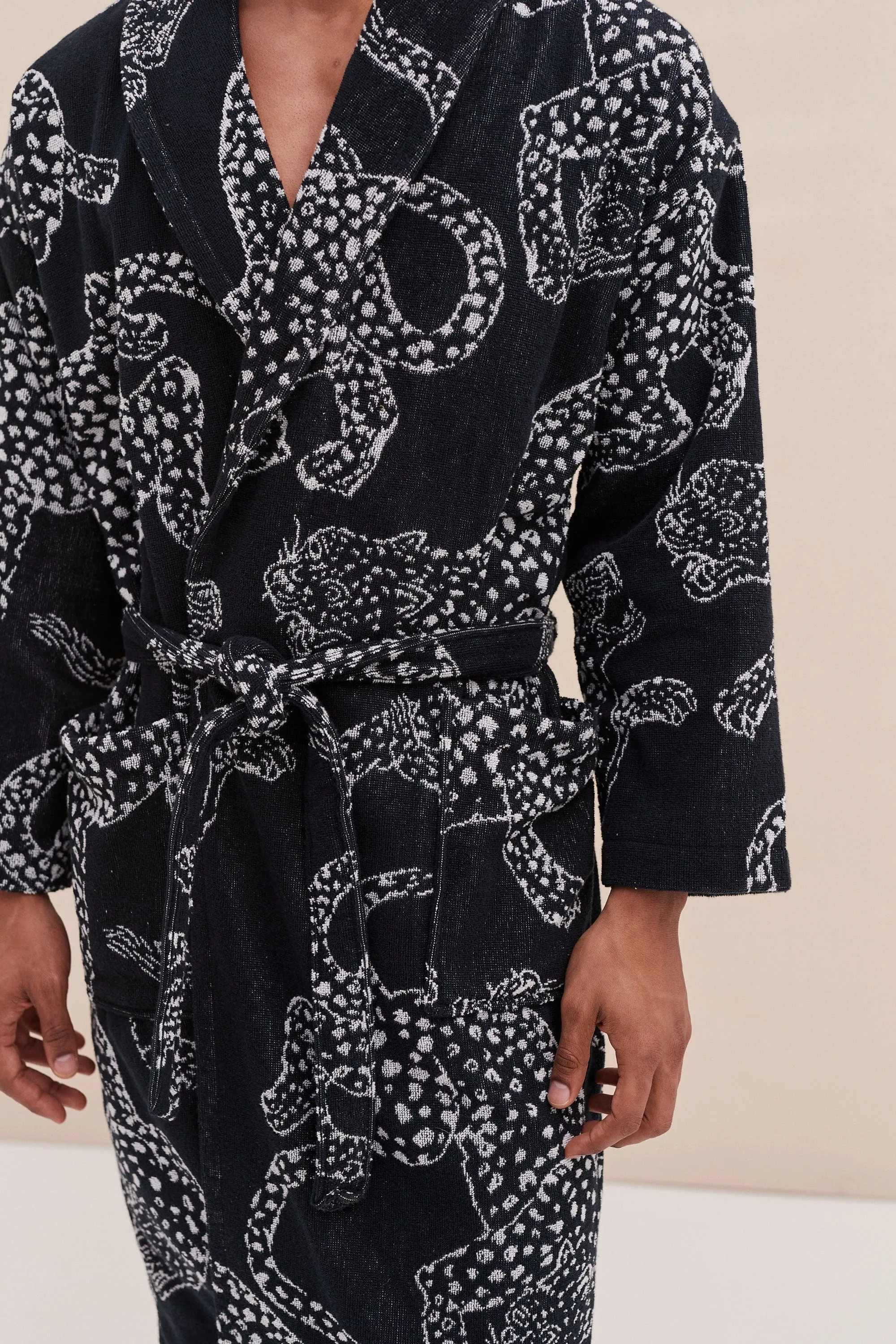 Unisex Towel Robe Jag Print Black sold by Desmond & Dempsey product image thumbnail 3