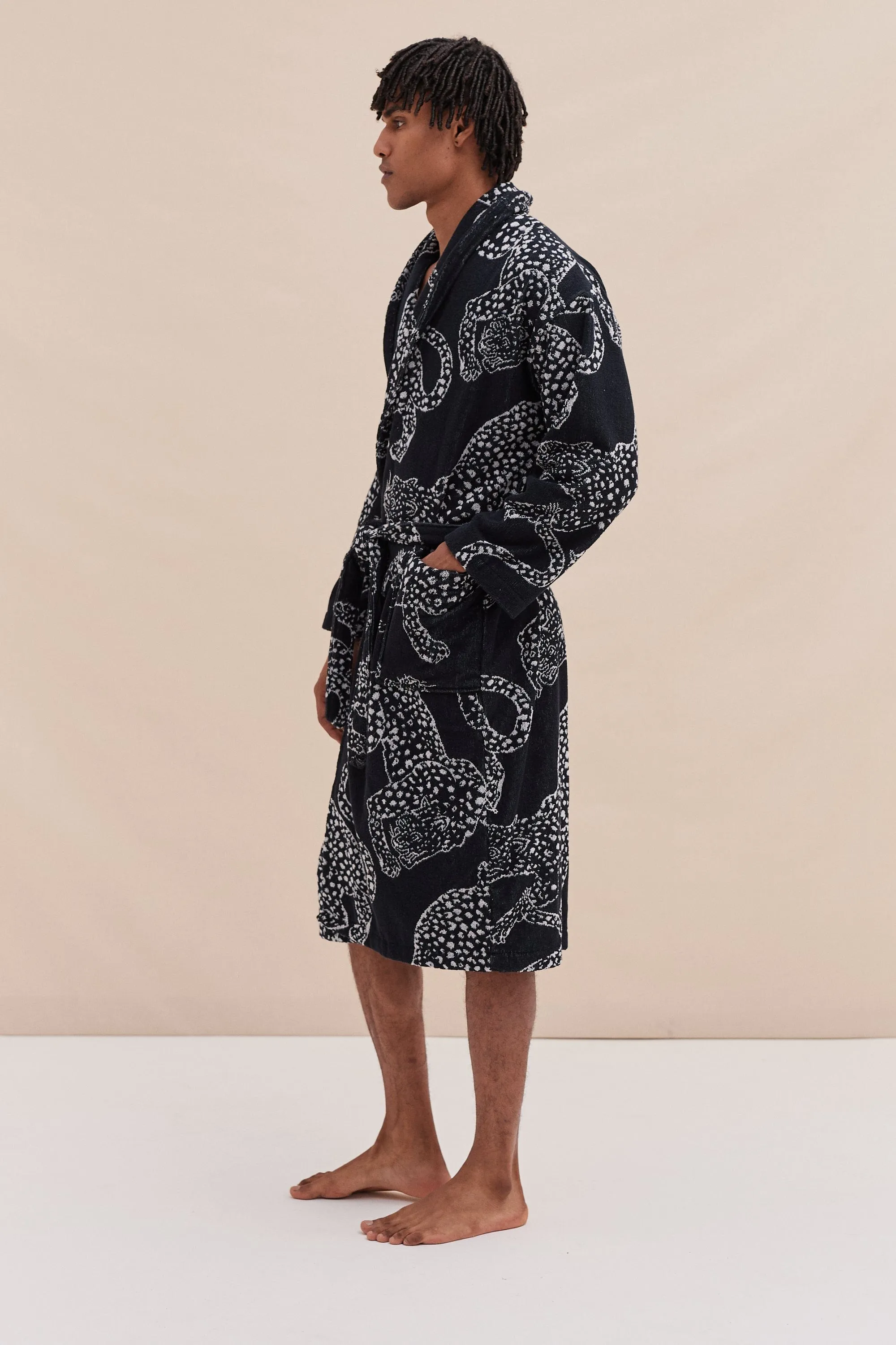 Unisex Towel Robe Jag Print Black sold by Desmond & Dempsey product image thumbnail 2