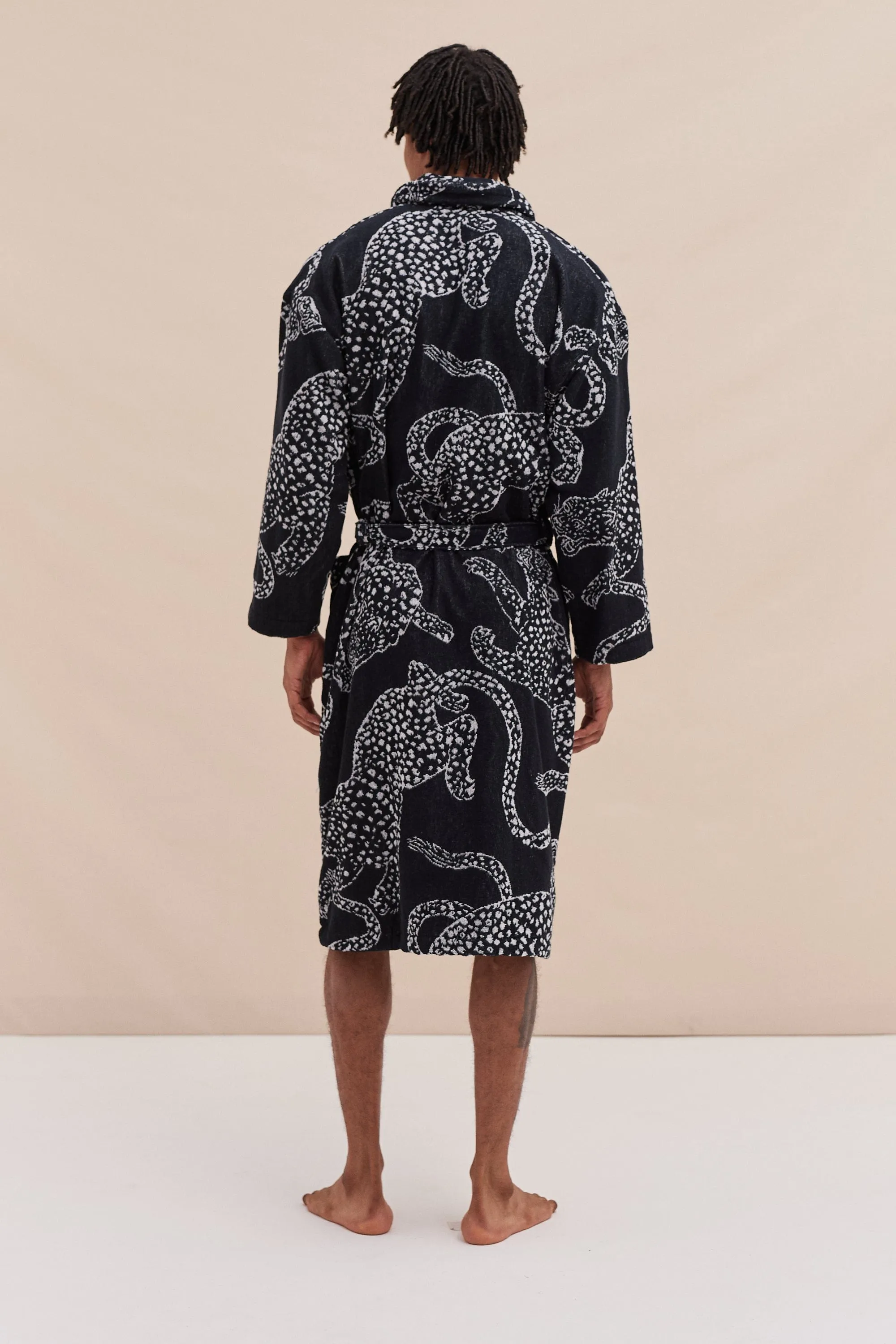 Unisex Towel Robe Jag Print Black sold by Desmond & Dempsey product image thumbnail 4