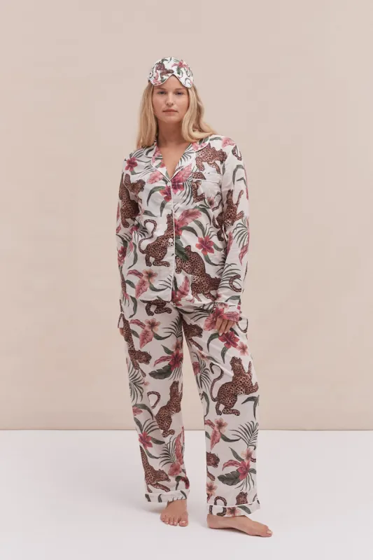 The Soleia Cream Sleep Tight Gift Set sold by Desmond & Dempsey