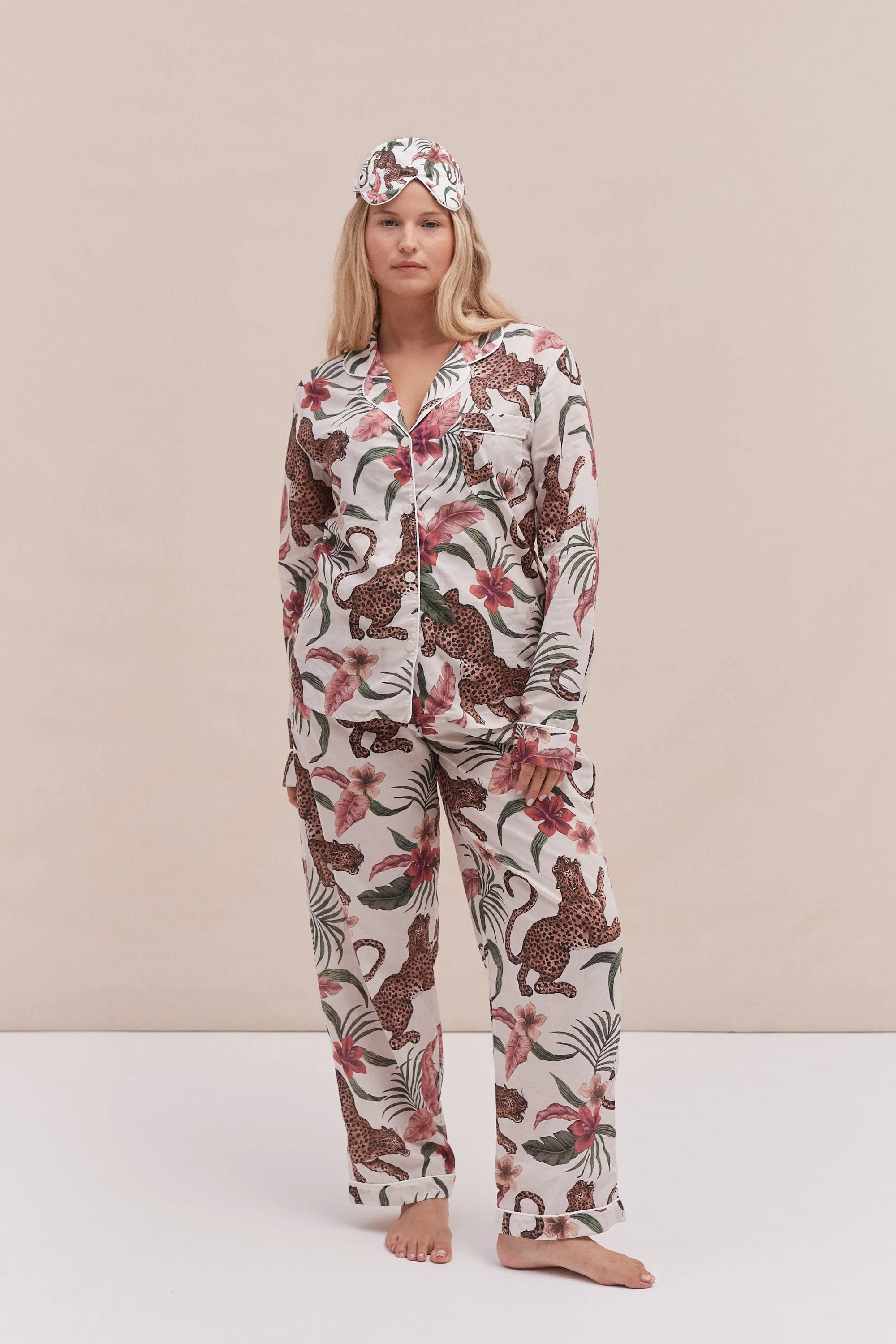 The Soleia Cream Sleep Tight Gift Set sold by Desmond & Dempsey