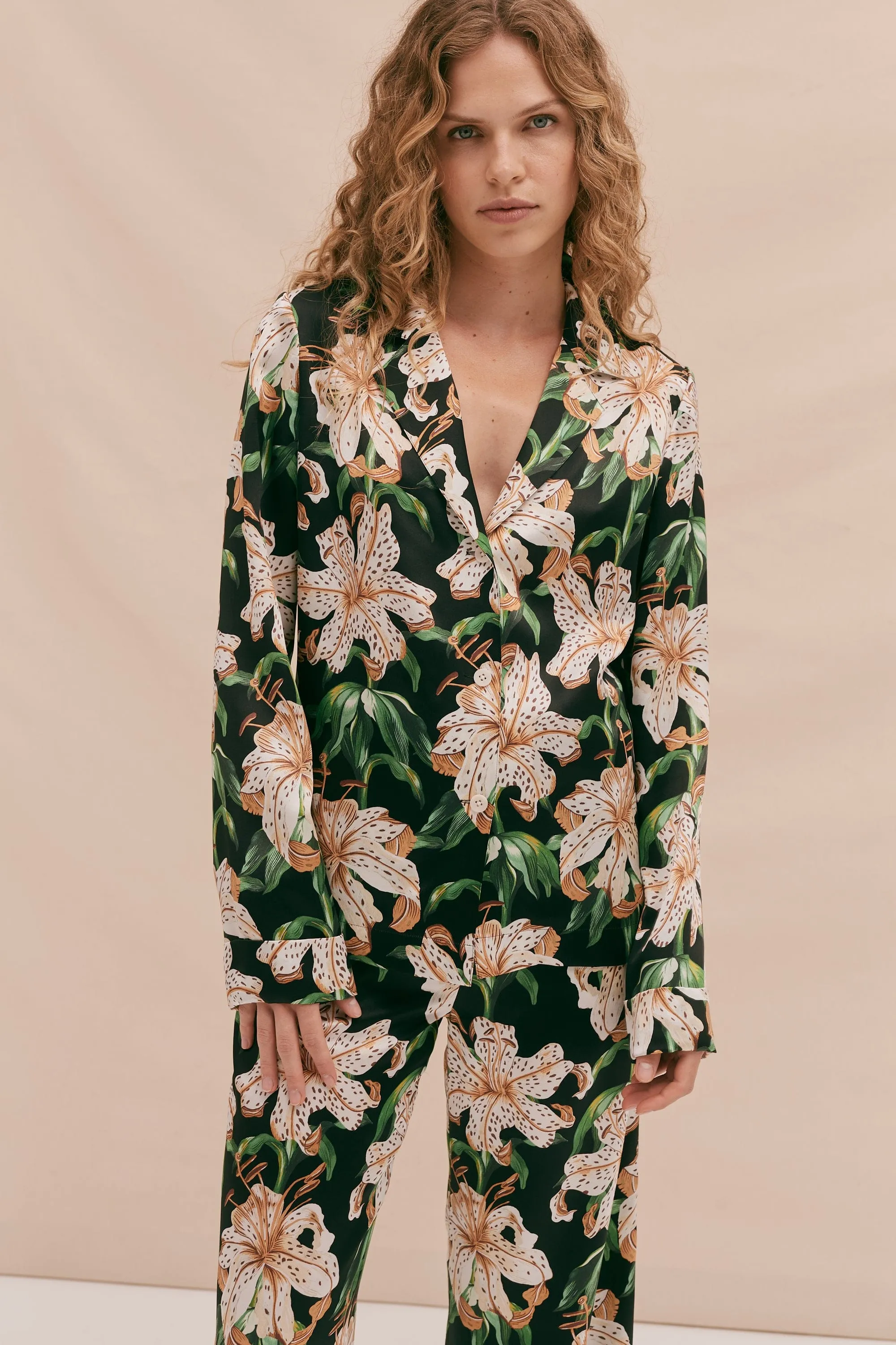 BV Silk Long Pyjama Set Lilium Print Black sold by Desmond & Dempsey product image thumbnail 3