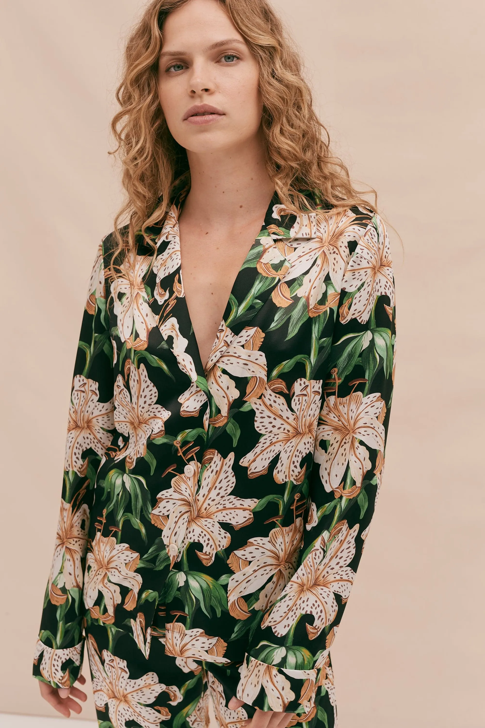 BV Silk Long Pyjama Set Lilium Print Black sold by Desmond & Dempsey product image thumbnail 2