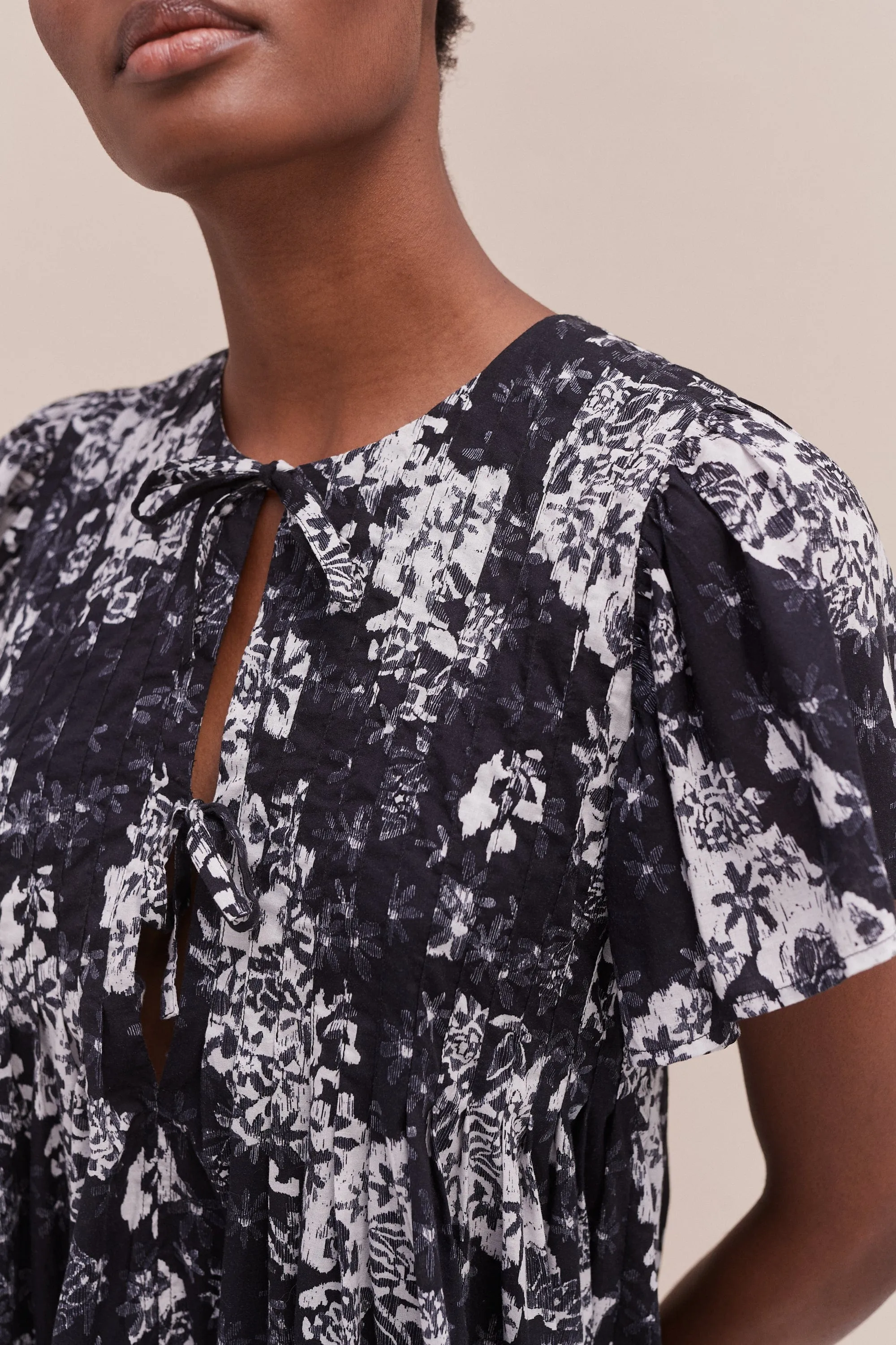 Pleated Nightie Flowers Of Time Print Black sold by Desmond & Dempsey product image thumbnail 5