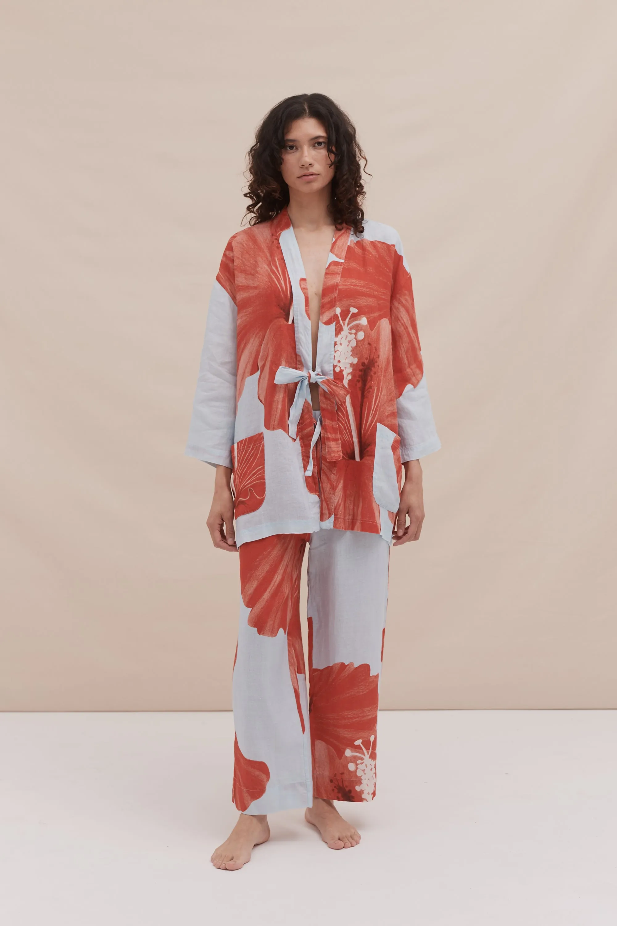 Wrap Set Grand Hibiscus Print Blue/Red Linen sold by Desmond & Dempsey product image thumbnail 2