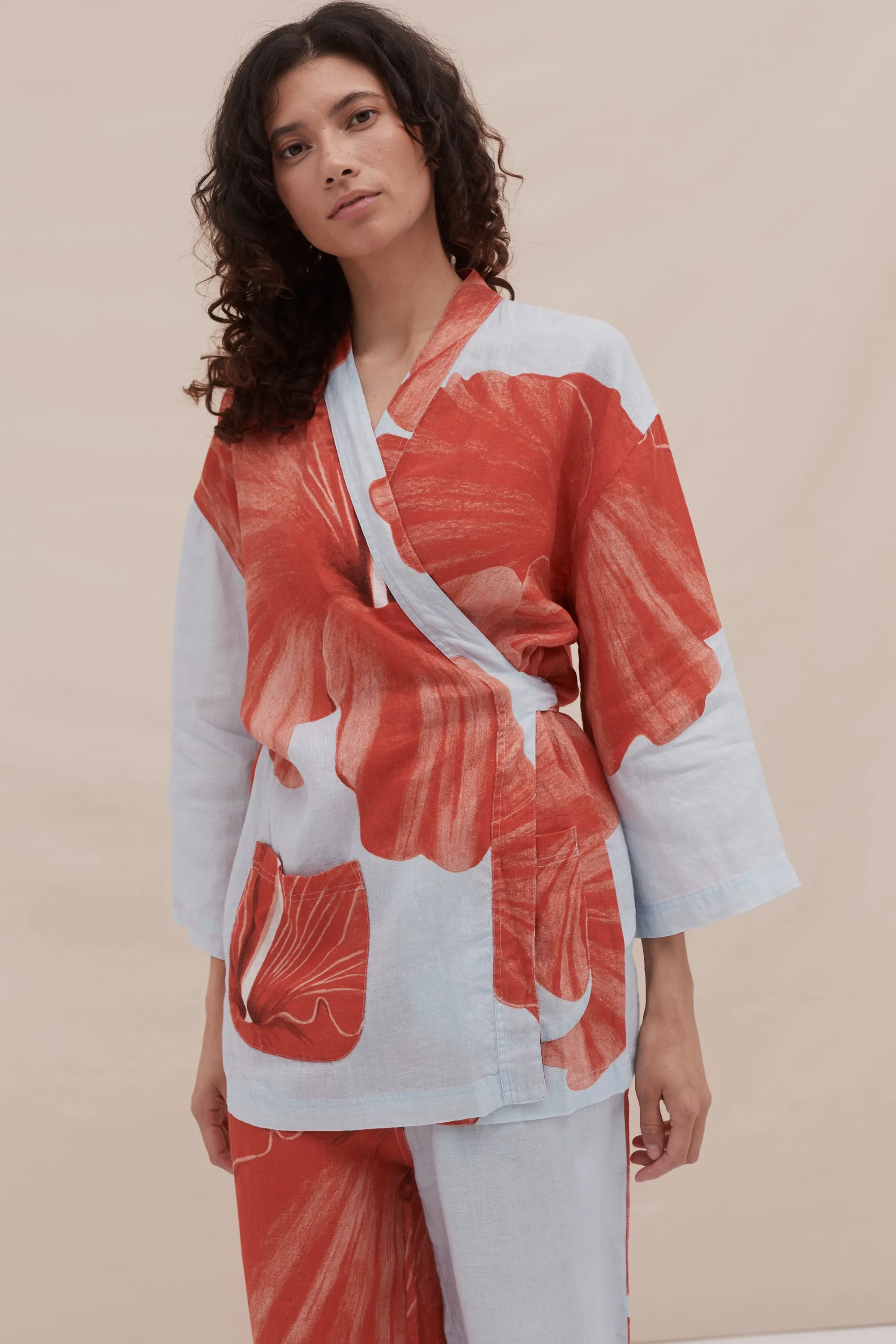 Wrap Set Grand Hibiscus Print Blue/Red Linen sold by Desmond & Dempsey product image thumbnail 5