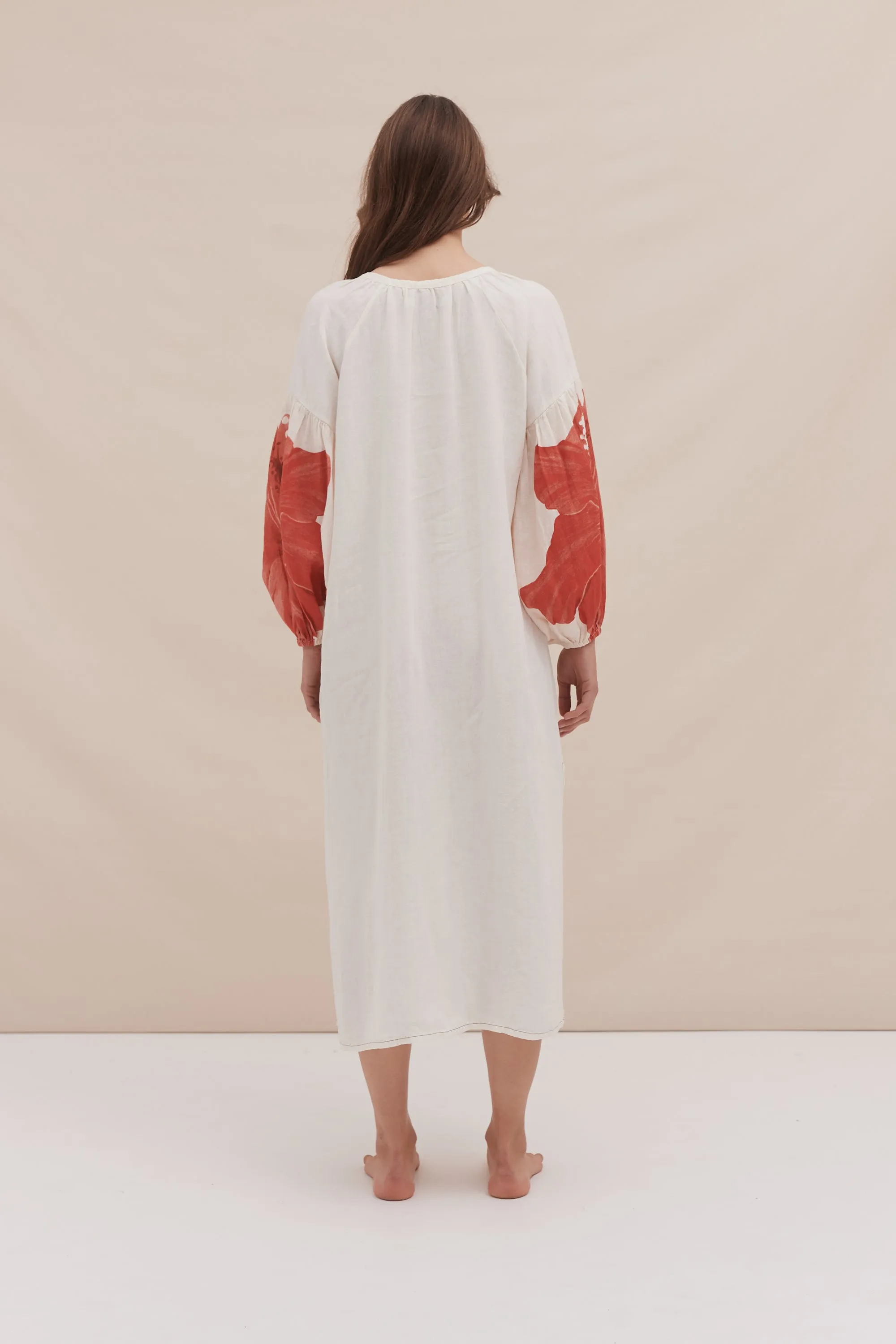 Blouson Sleeve Kaftan Grand Hibiscus Print Cream/Red Linen sold by Desmond & Dempsey product image thumbnail 3