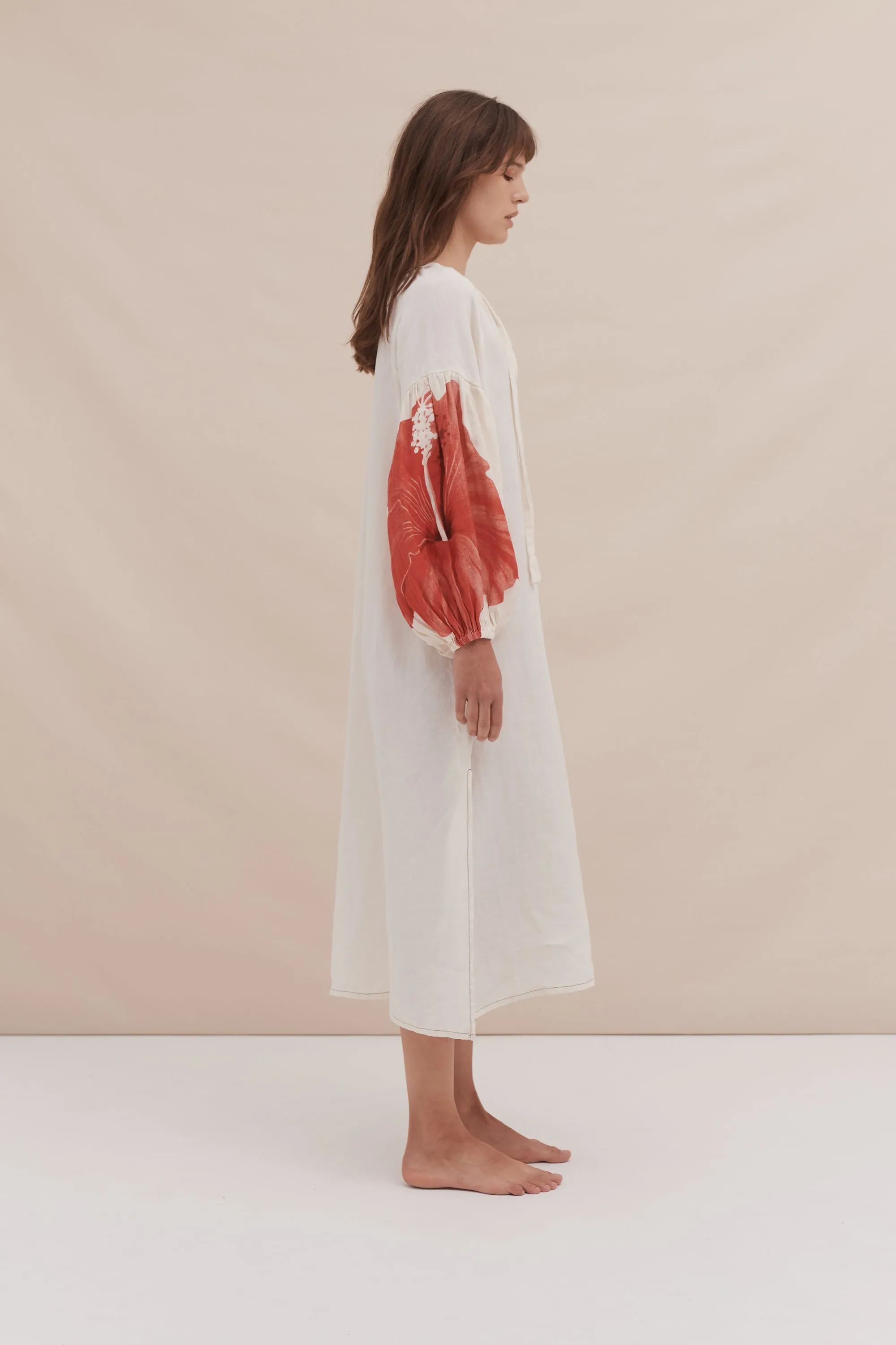 Blouson Sleeve Kaftan Grand Hibiscus Print Cream/Red Linen sold by Desmond & Dempsey product image thumbnail 4