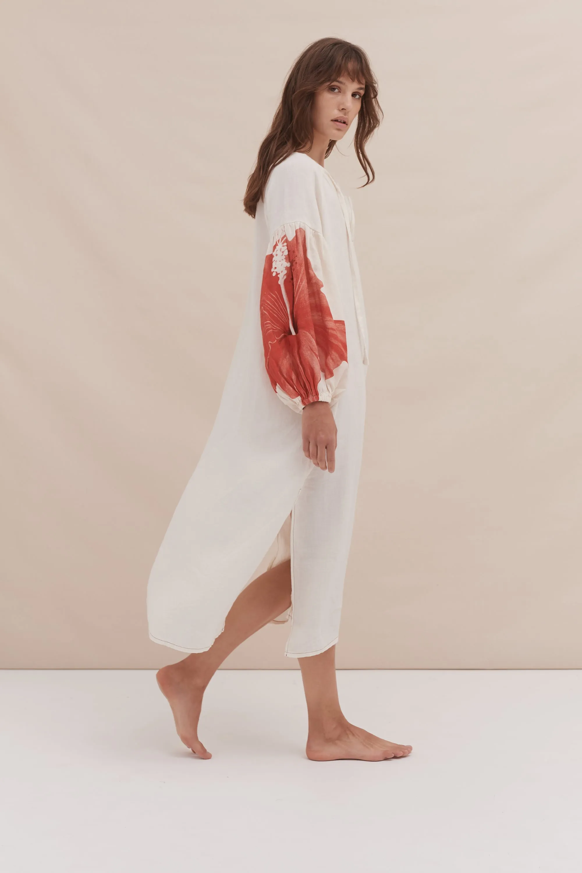 Blouson Sleeve Kaftan Grand Hibiscus Print Cream/Red Linen sold by Desmond & Dempsey product image thumbnail 2