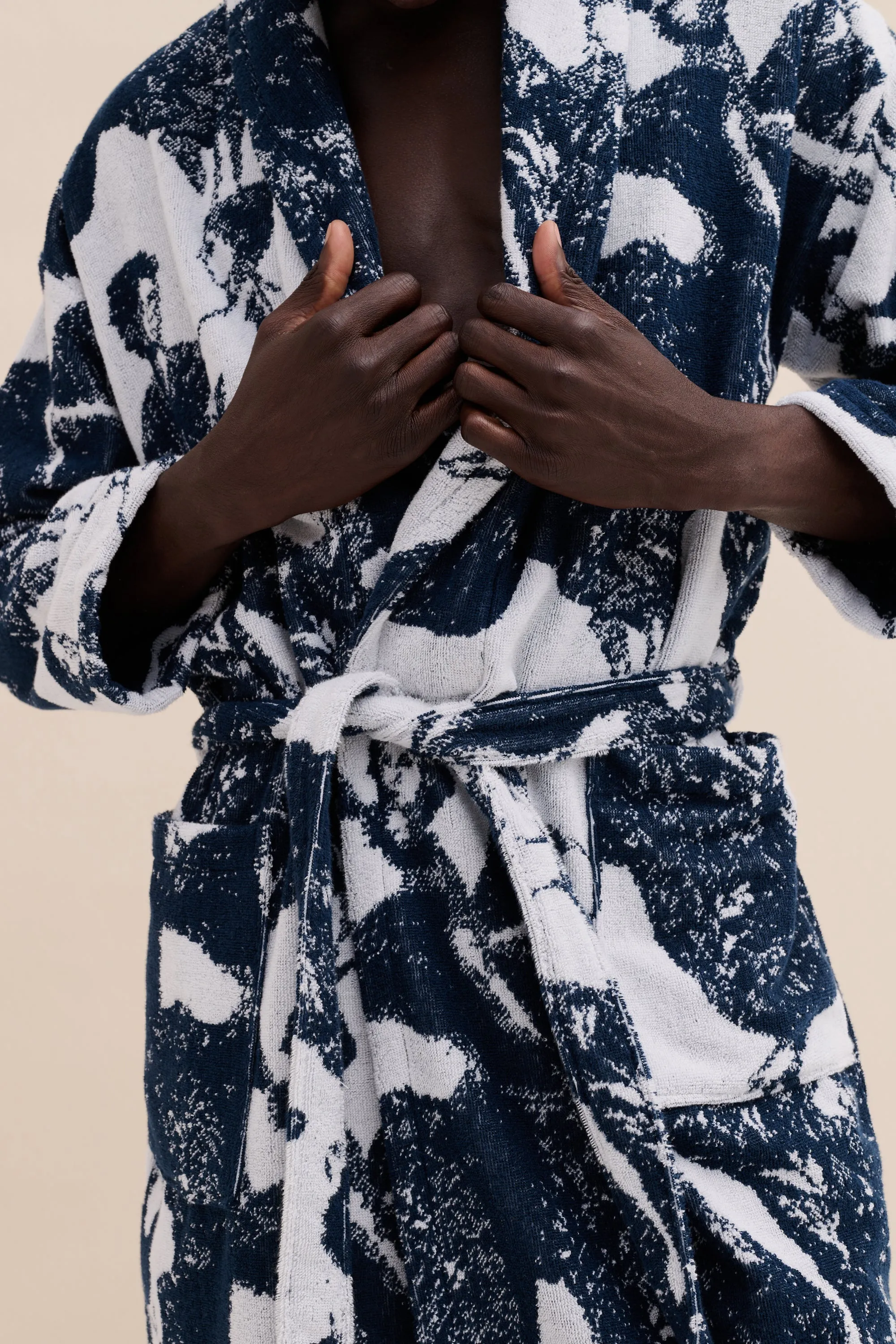 Unisex Towel Robe Flora Navy sold by Desmond & Dempsey product image thumbnail 5
