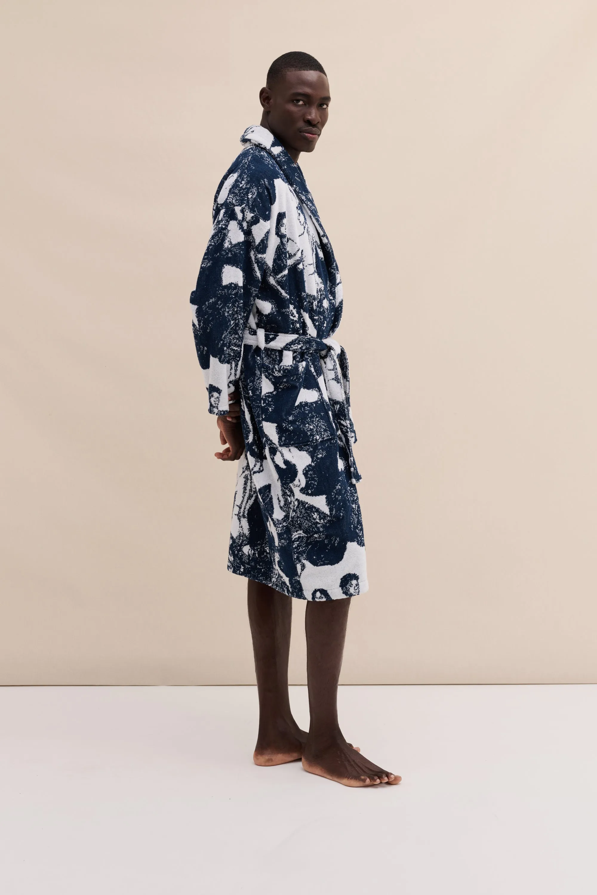 Unisex Towel Robe Flora Navy sold by Desmond & Dempsey product image thumbnail 4