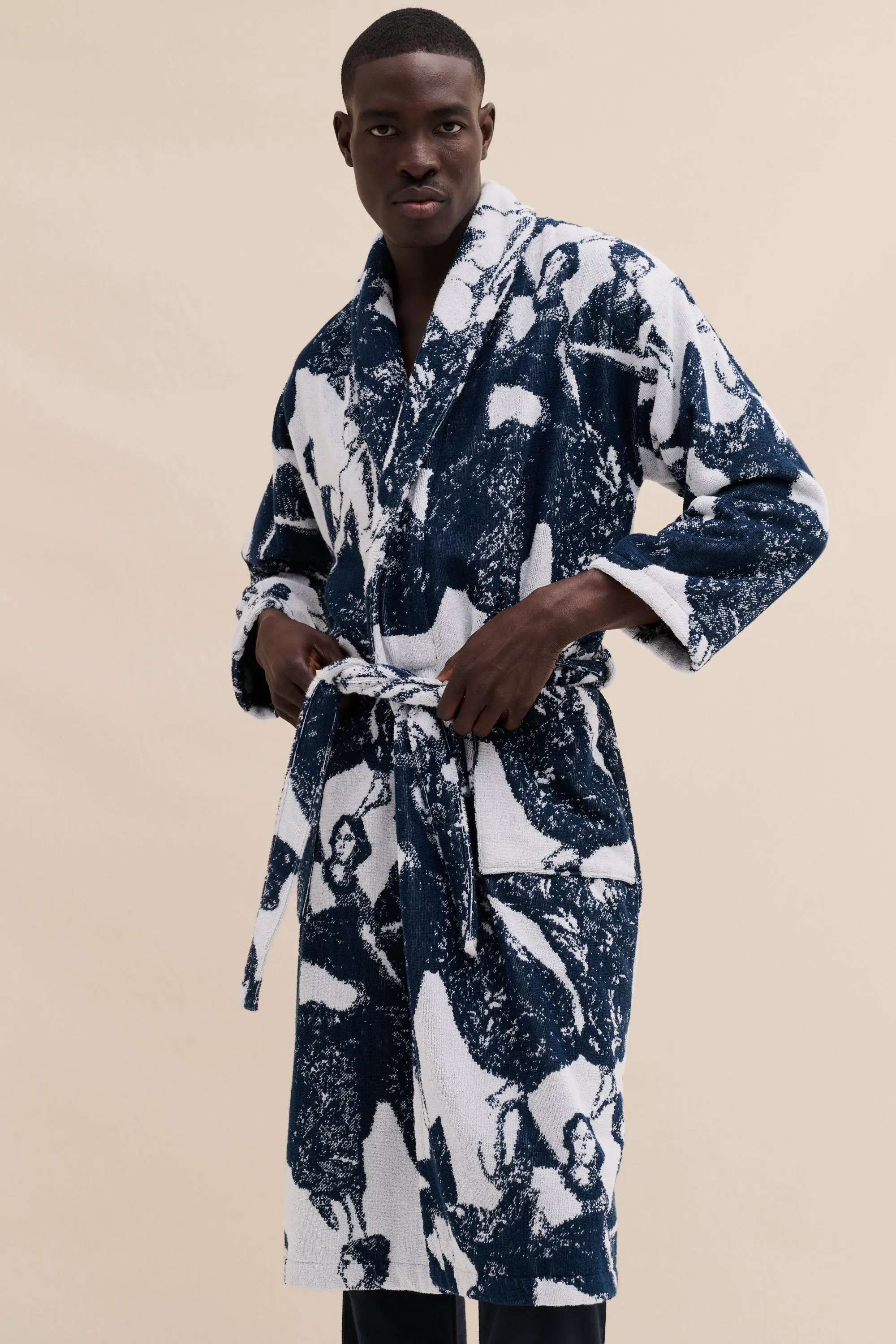 Unisex Towel Robe Flora Navy sold by Desmond & Dempsey product image thumbnail 2