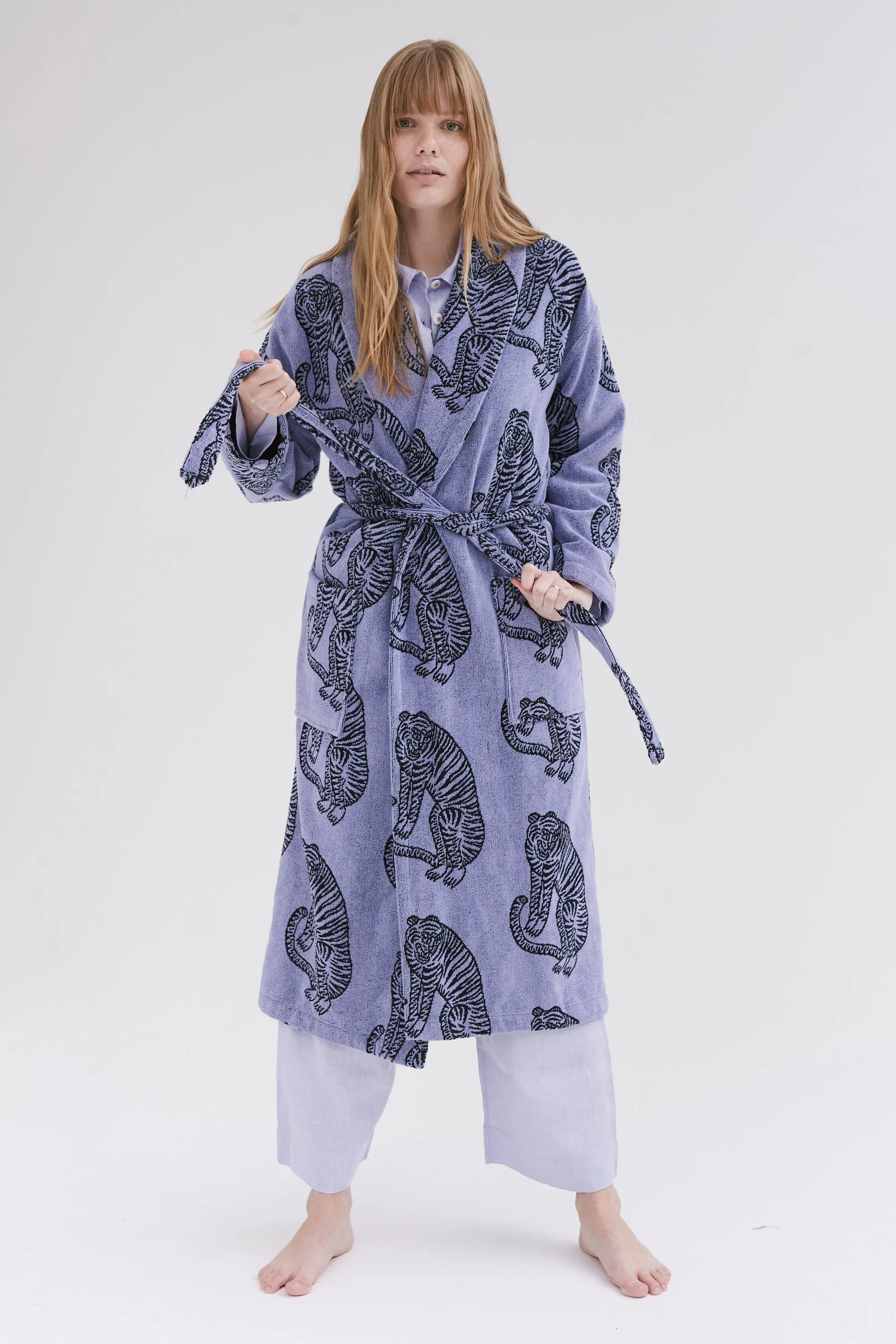 Unisex Towel Robe Sansindo Lavender/Black sold by Desmond & Dempsey product image thumbnail 2