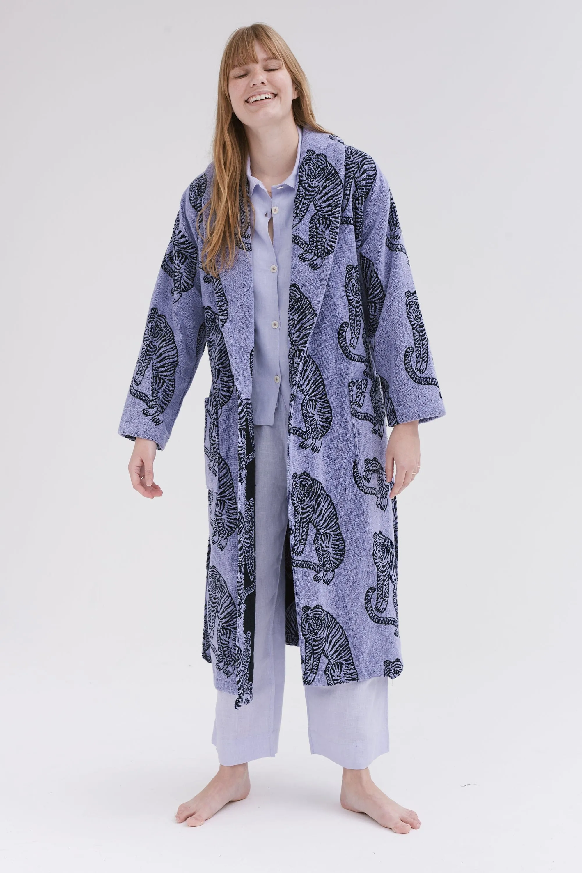 Unisex Towel Robe Sansindo Lavender/Black sold by Desmond & Dempsey product image thumbnail 5