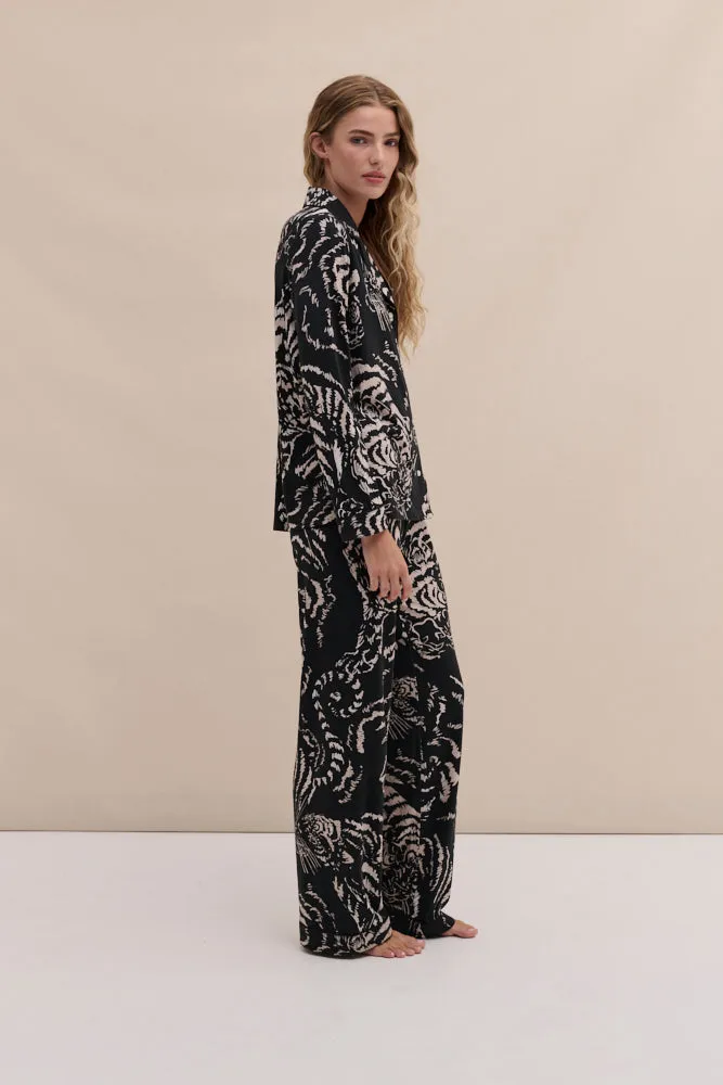 Lyocell Jersey Long Pyjama Set Tigress Graphite sold by Desmond & Dempsey product image thumbnail 3