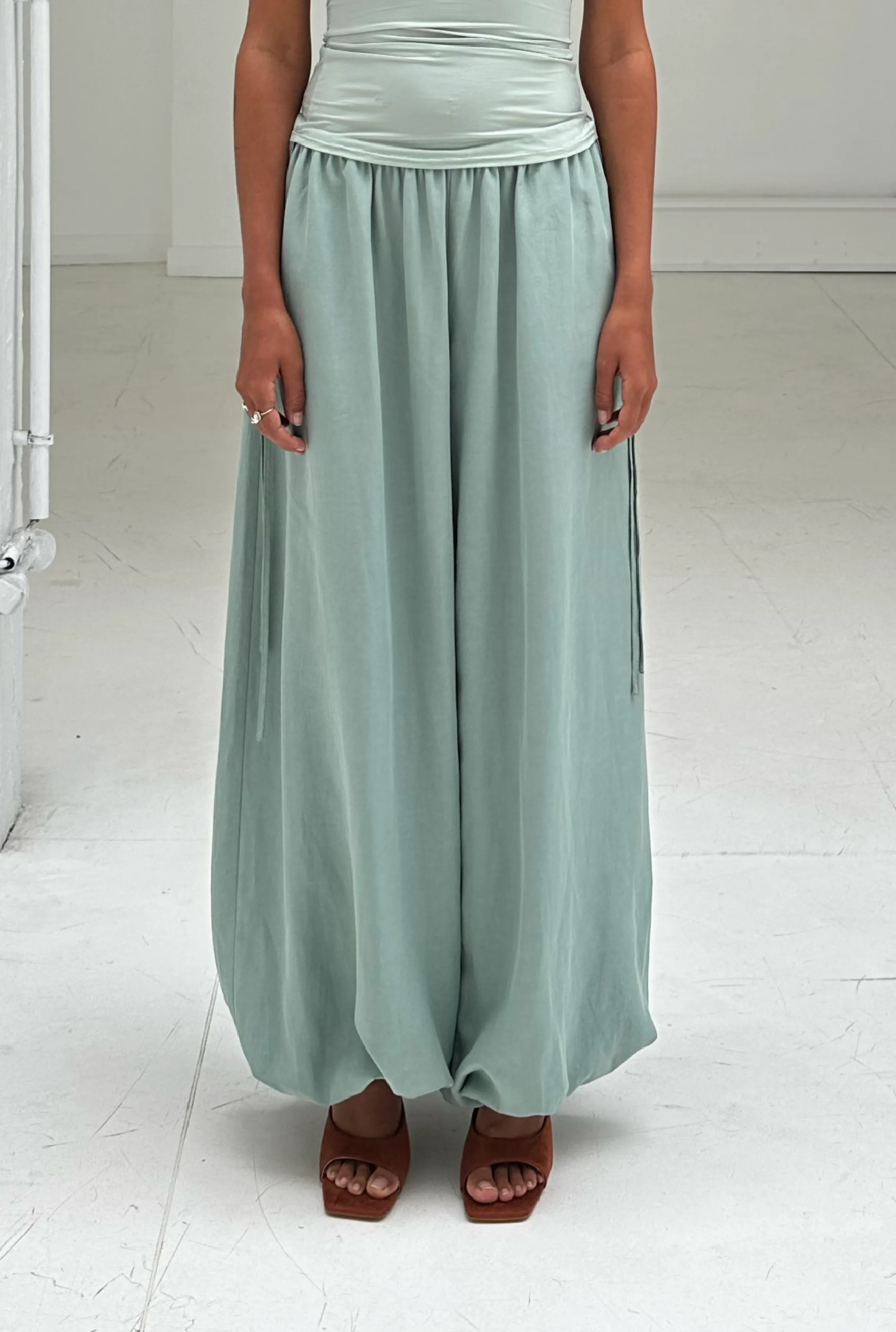 HEDDA TROUSERS sold by Saemdi product image thumbnail 4