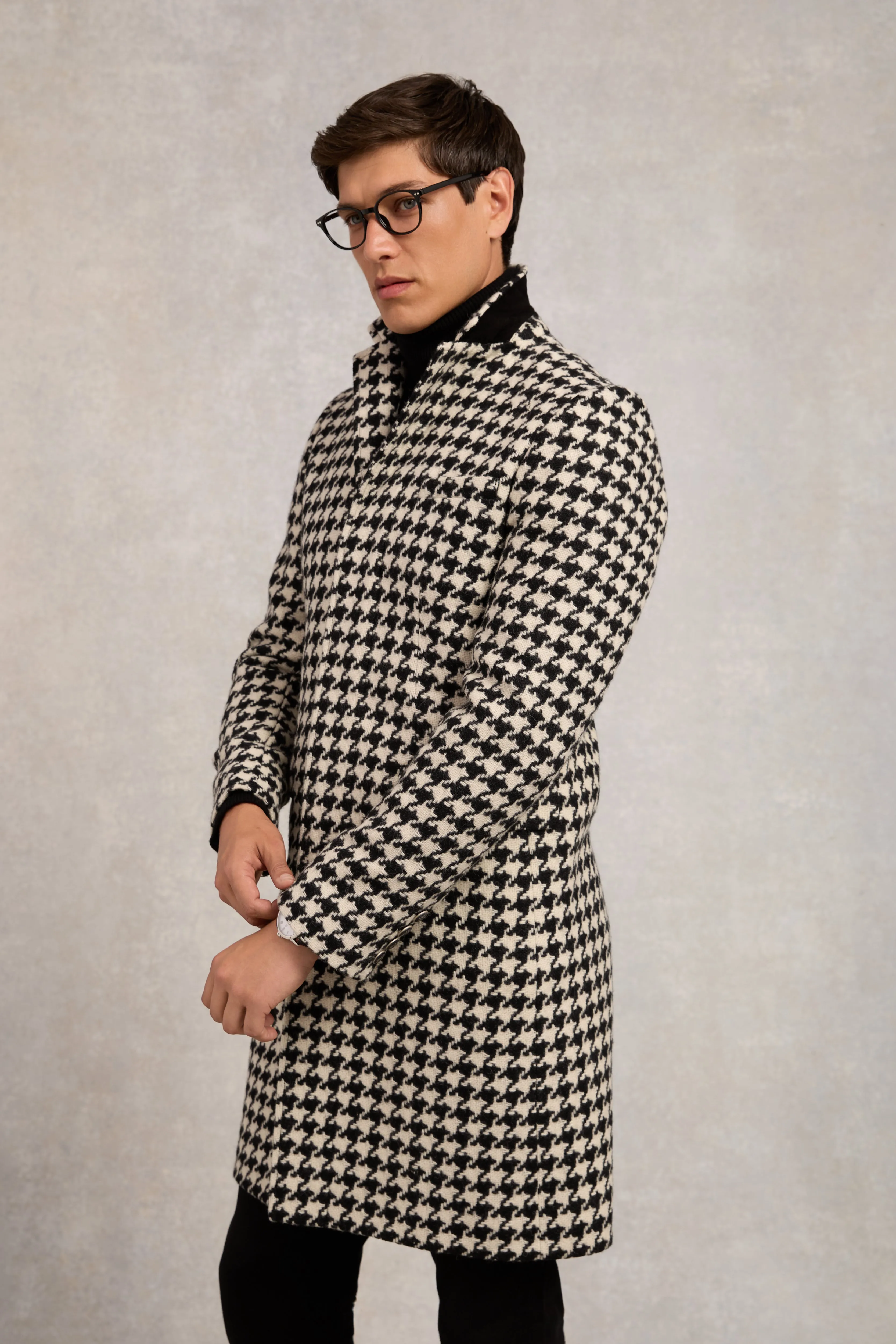 The Cheltenham Coat (Large Scale Houndstooth) sold by Holland Cooper product image thumbnail 3