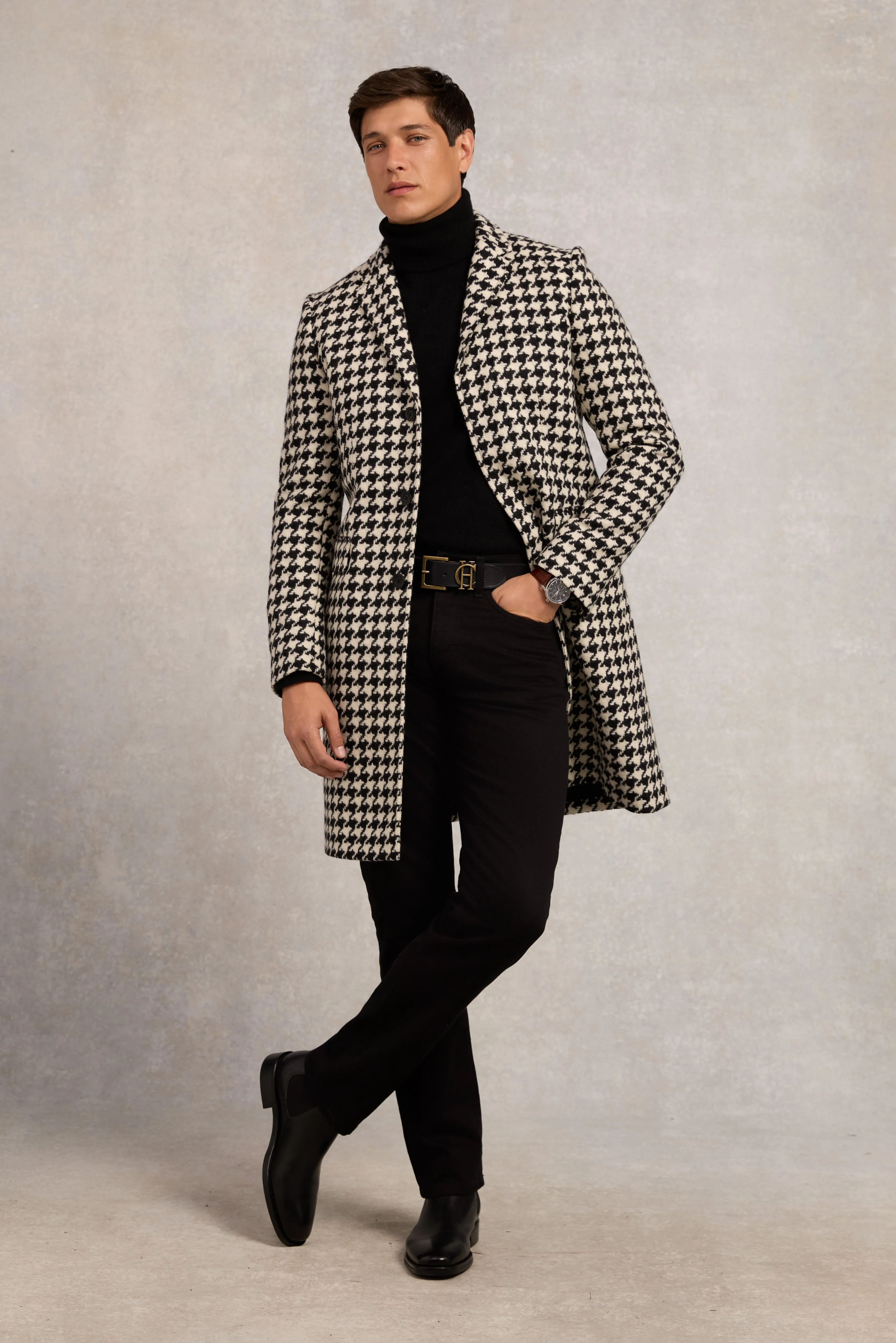 The Cheltenham Coat (Large Scale Houndstooth) sold by Holland Cooper product image thumbnail 2