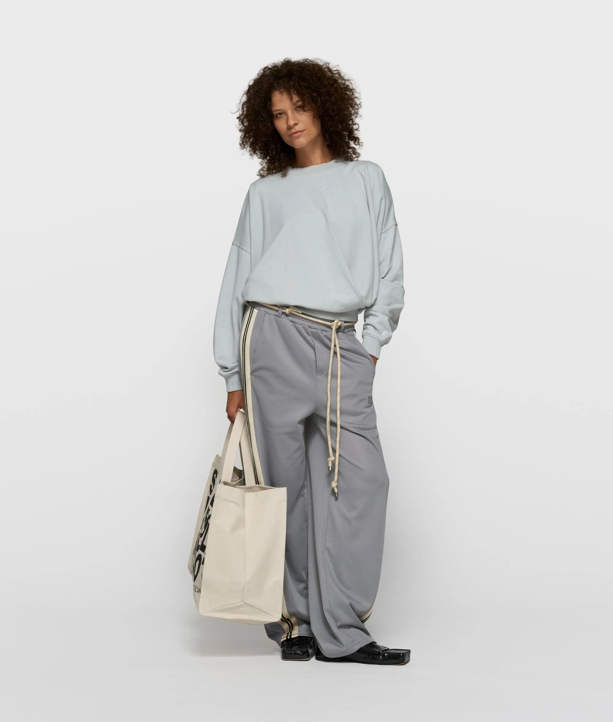 sweater pleat | clean blue sold by 10days product image thumbnail 3