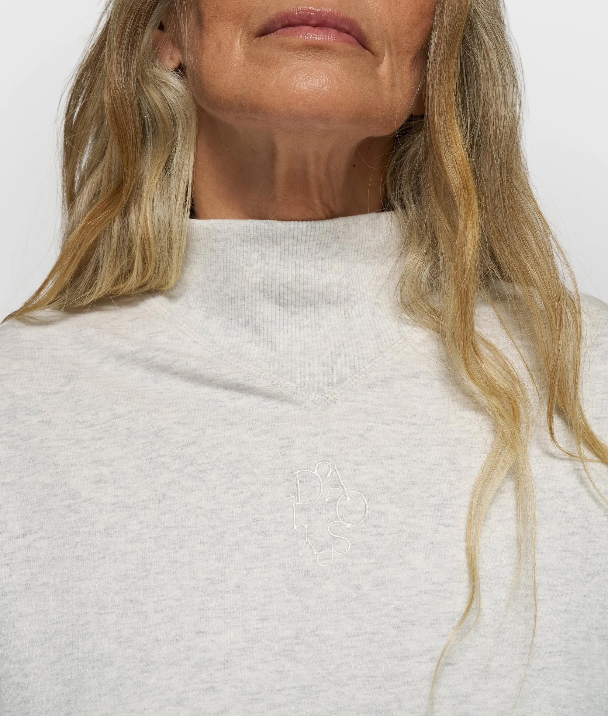 petit sweater curly 10 | soft white melee sold by 10days product image thumbnail 2