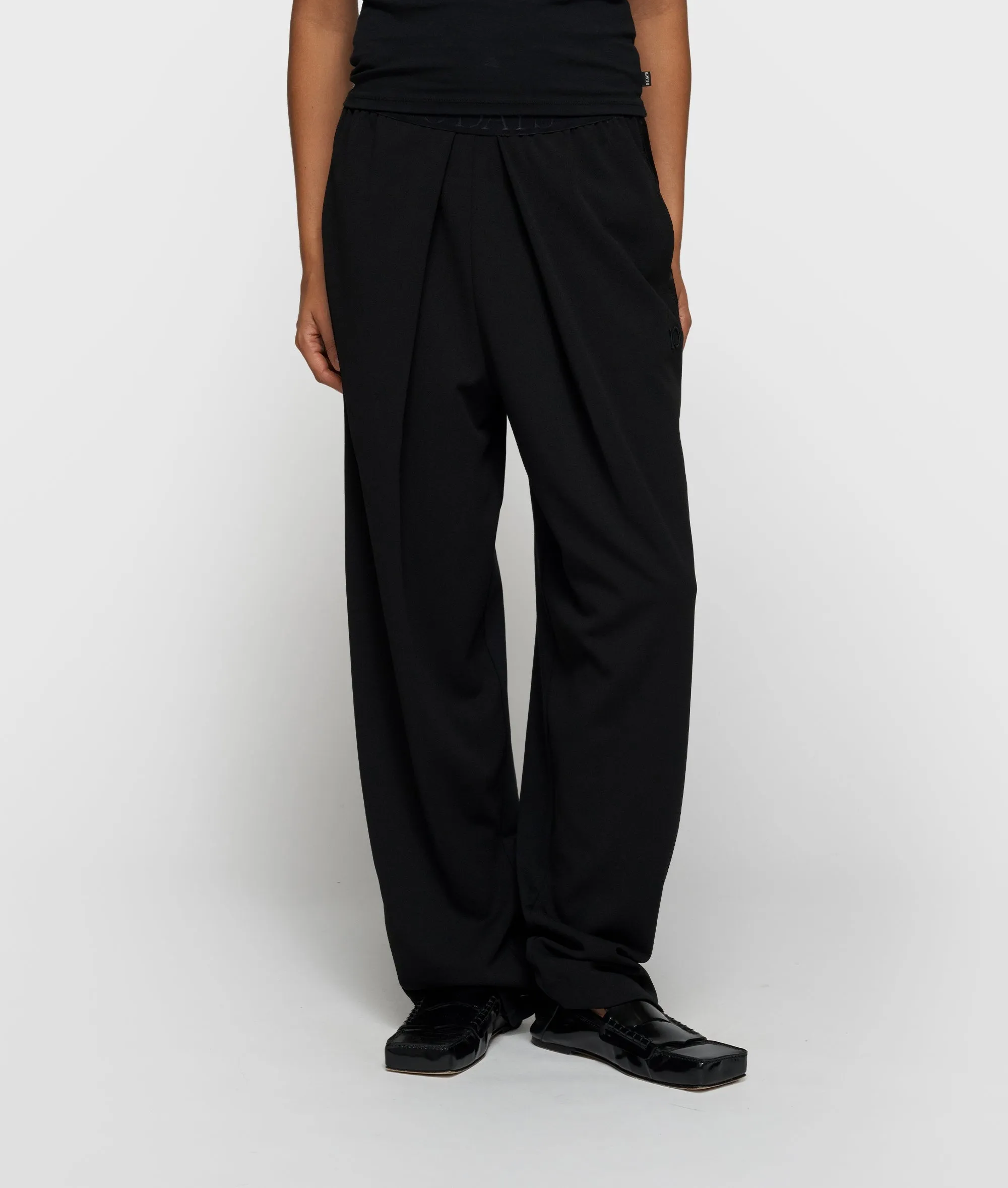 pleated pants | black sold by 10days product image thumbnail 2