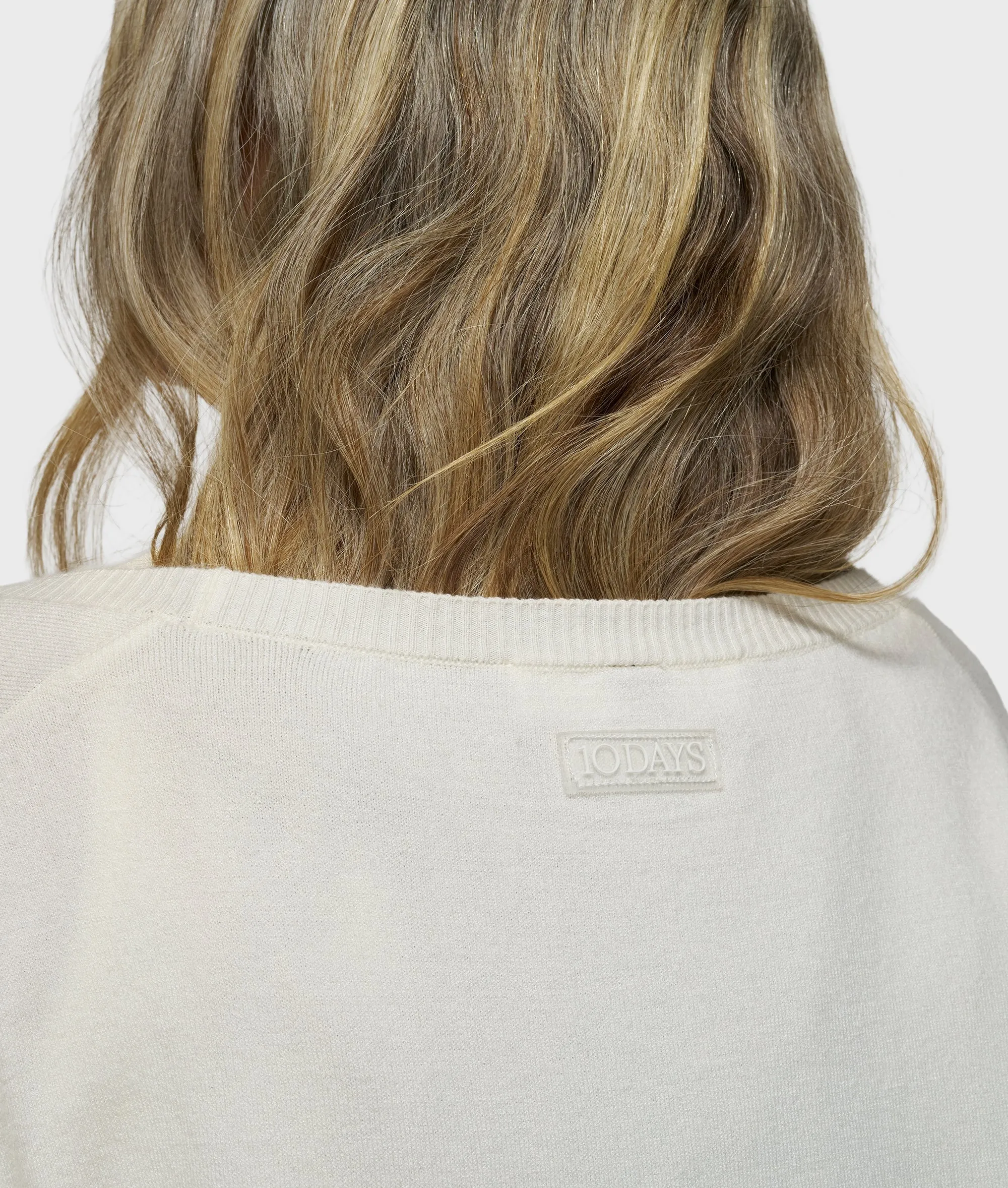 deep neck knit sweater | ecru sold by 10days product image thumbnail 5