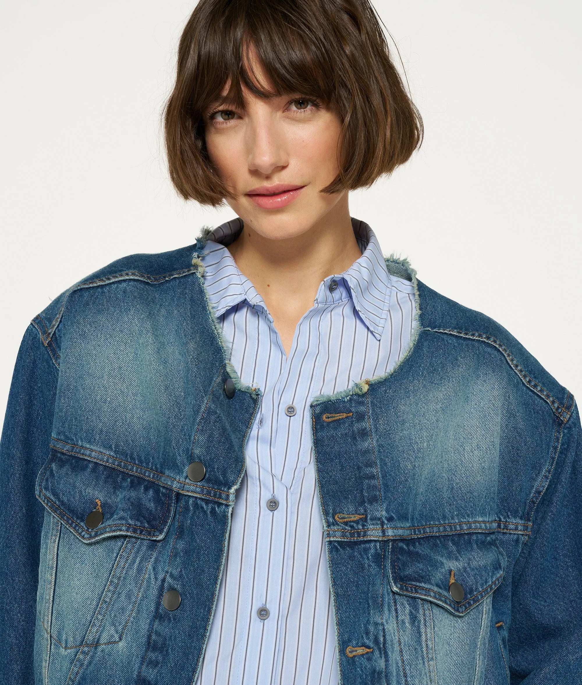 denim logo jacket | blue denim sold by 10days product image thumbnail 4