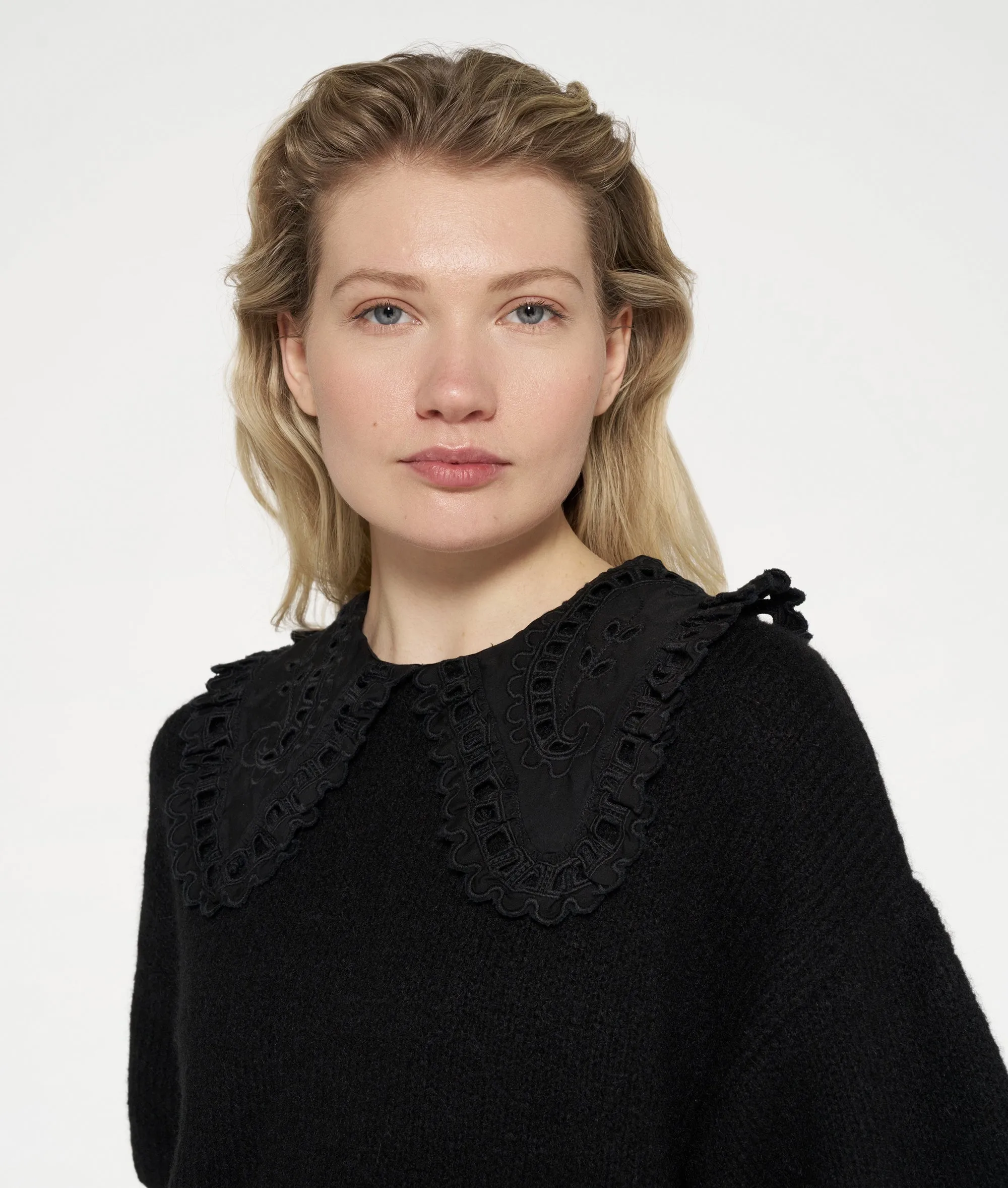 short sleeve ruffle knit sweater | black sold by 10days product image thumbnail 2