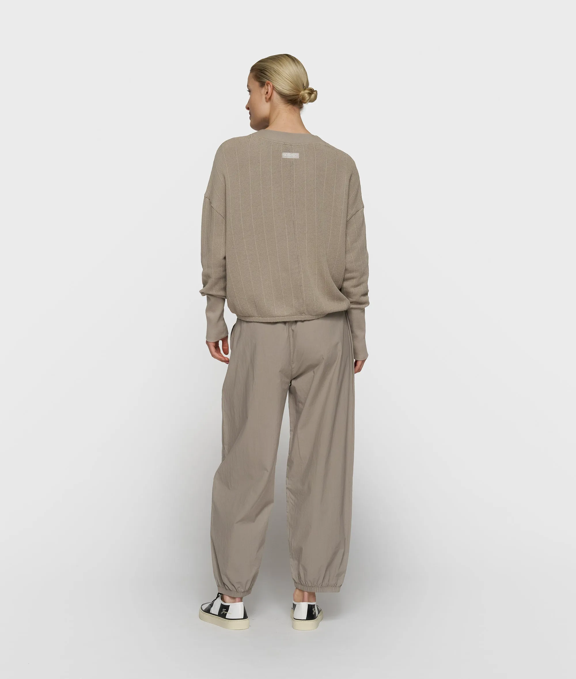 crinkle jogger | fog sold by 10days product image thumbnail 3
