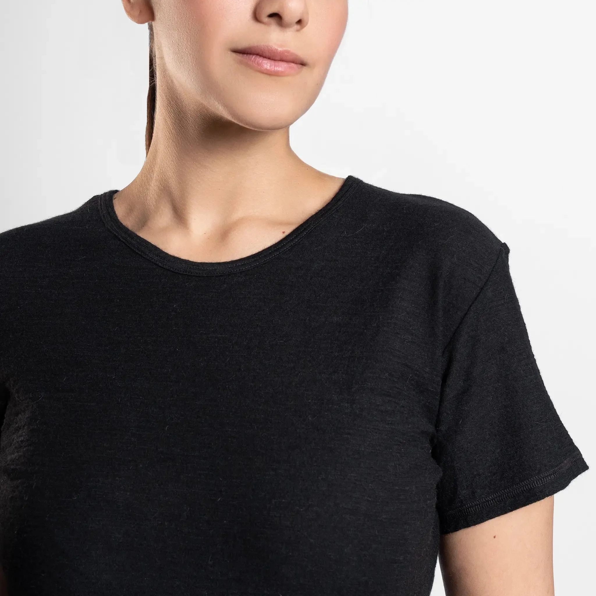 Women's Alpaca Wool Running T-Shirt: 160 Ultralight sold by Arms of Andes product image thumbnail 4