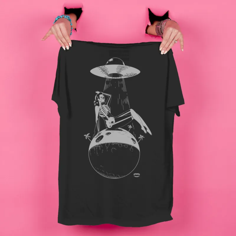 Alien Girlfriend sold by Chomp