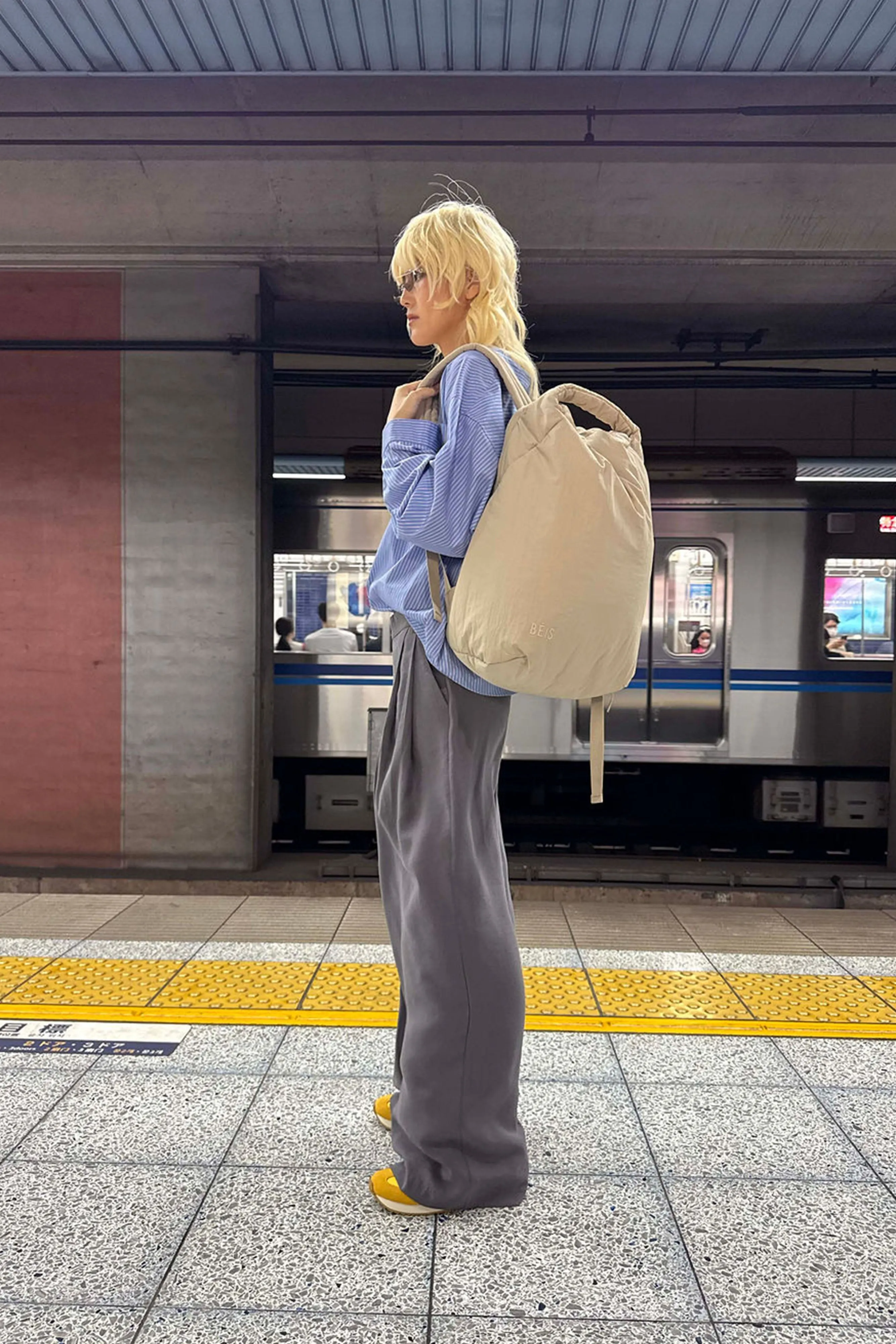 The Air Backpack in Oat sold by Beis product image thumbnail 2