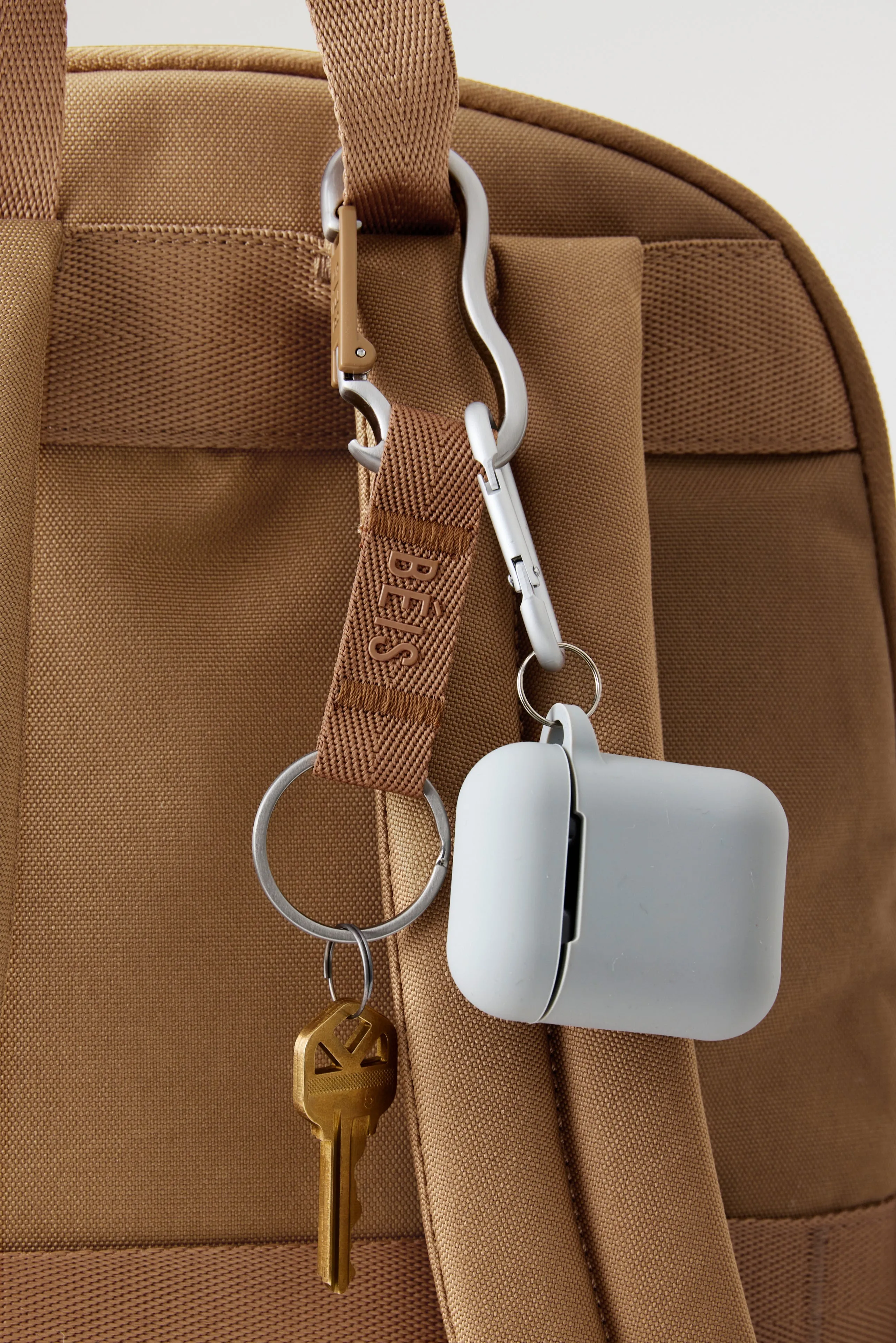The Carabiner in Camel sold by Beis product image thumbnail 2