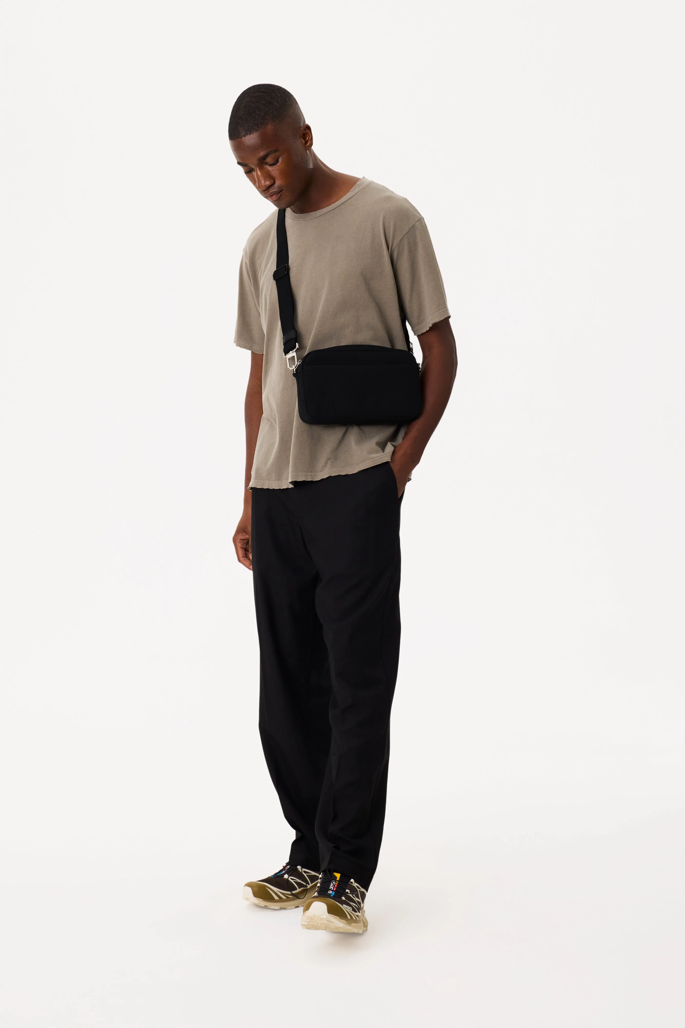 The Travel Crossbody in Black sold by Beis product image thumbnail 5