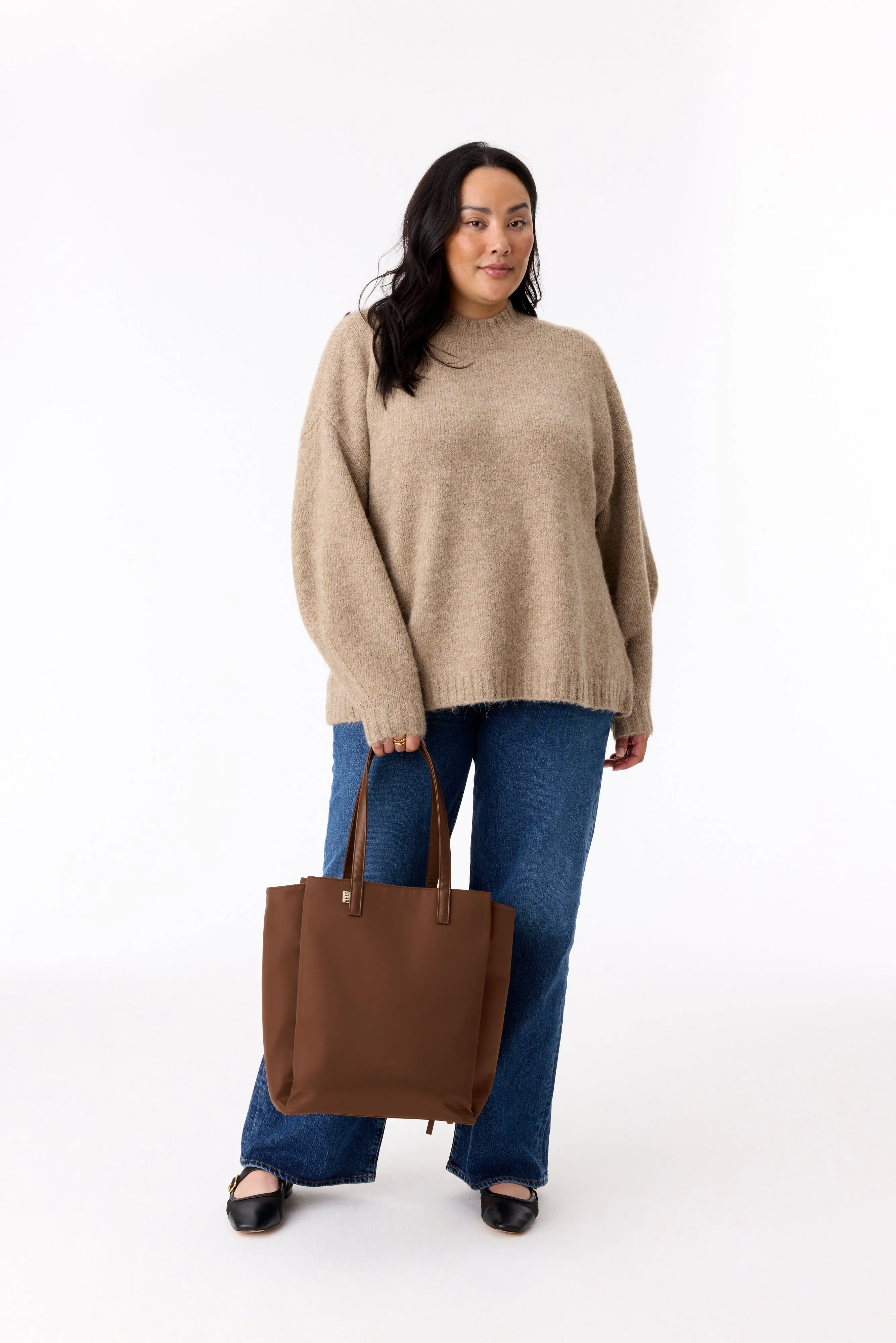 The Commuter Tote in Maple sold by Beis product image thumbnail 5