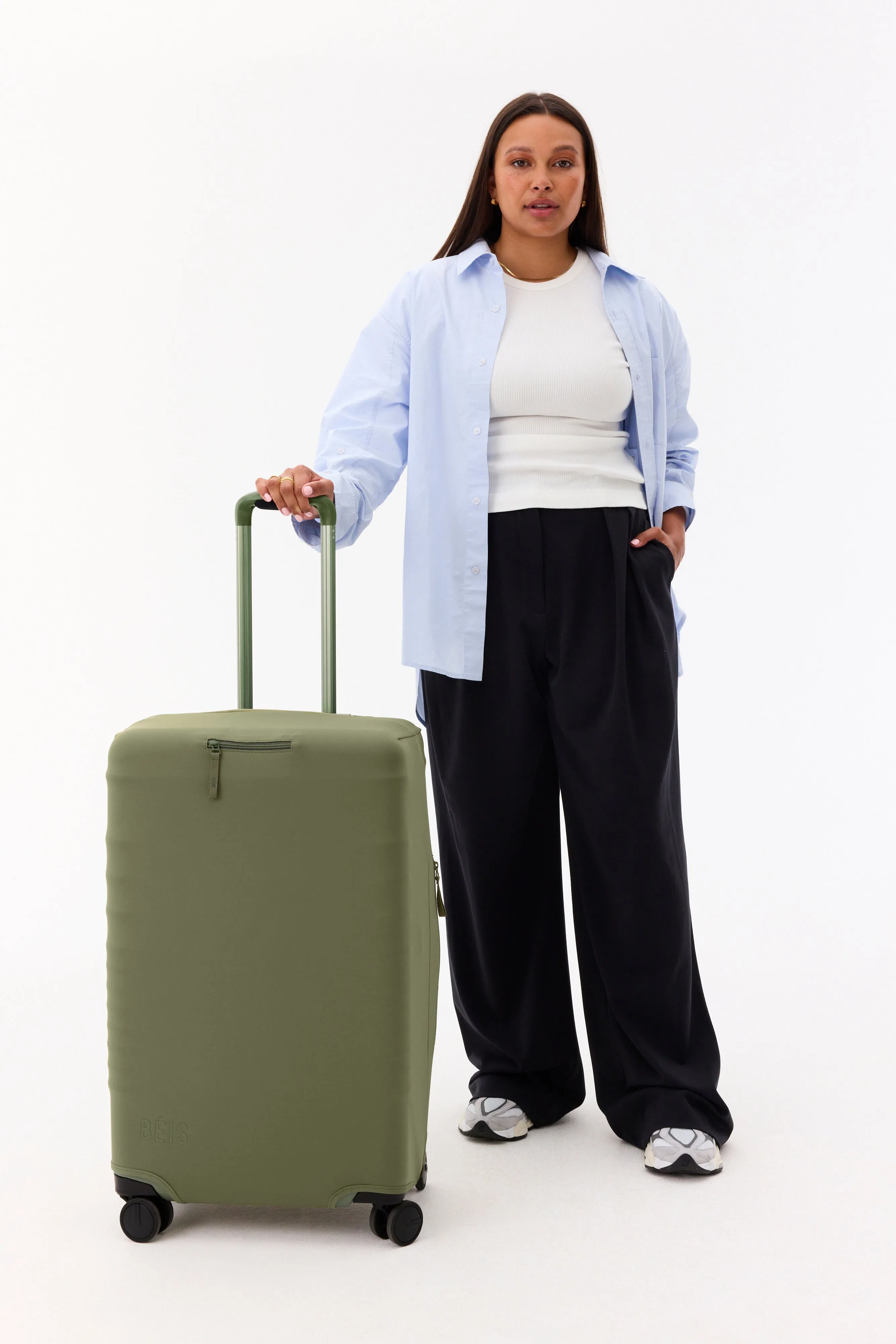 The Medium Check-In Luggage Cover in Olive sold by Beis product image thumbnail 4