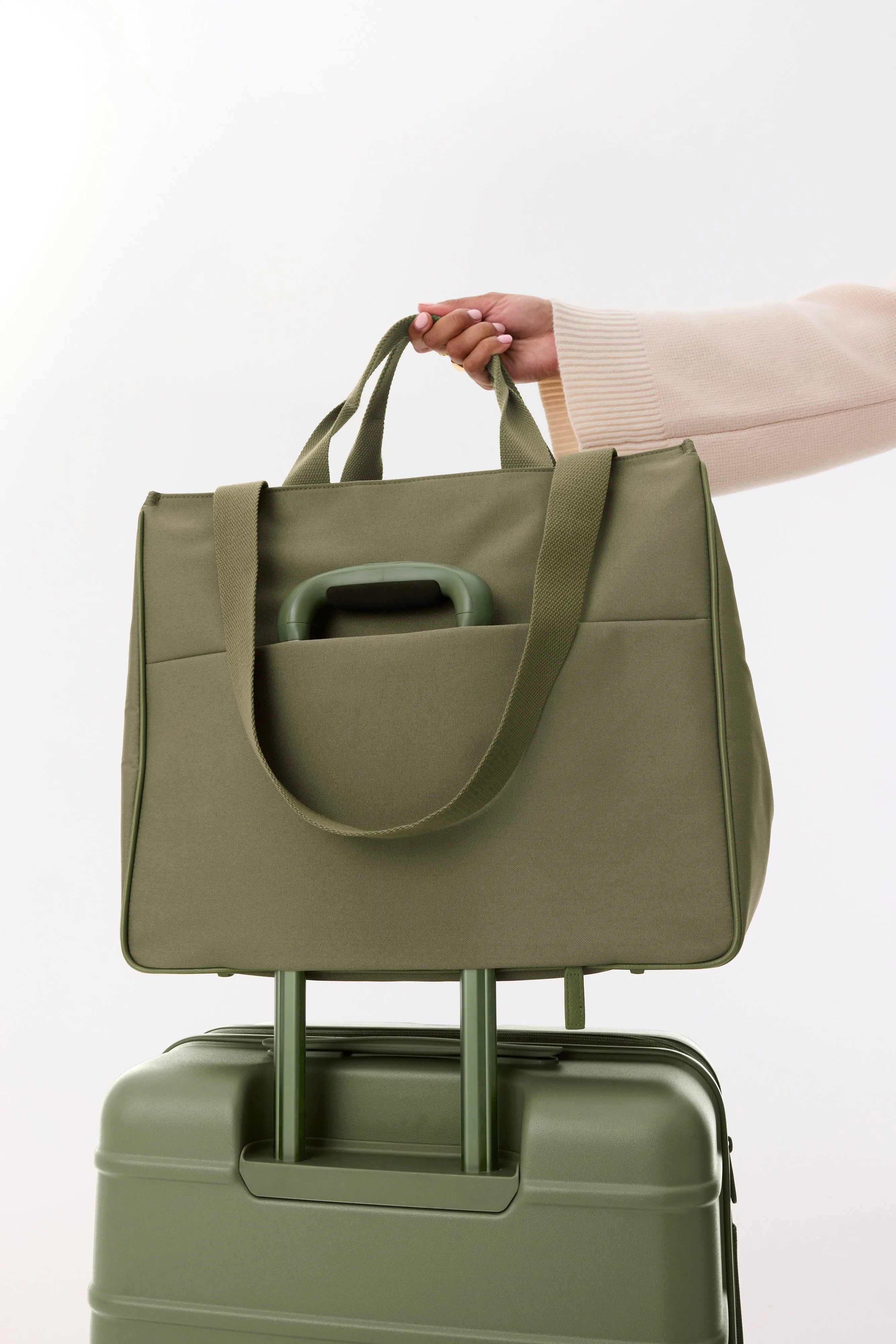 The East To West Tote in Olive sold by Beis product image thumbnail 5