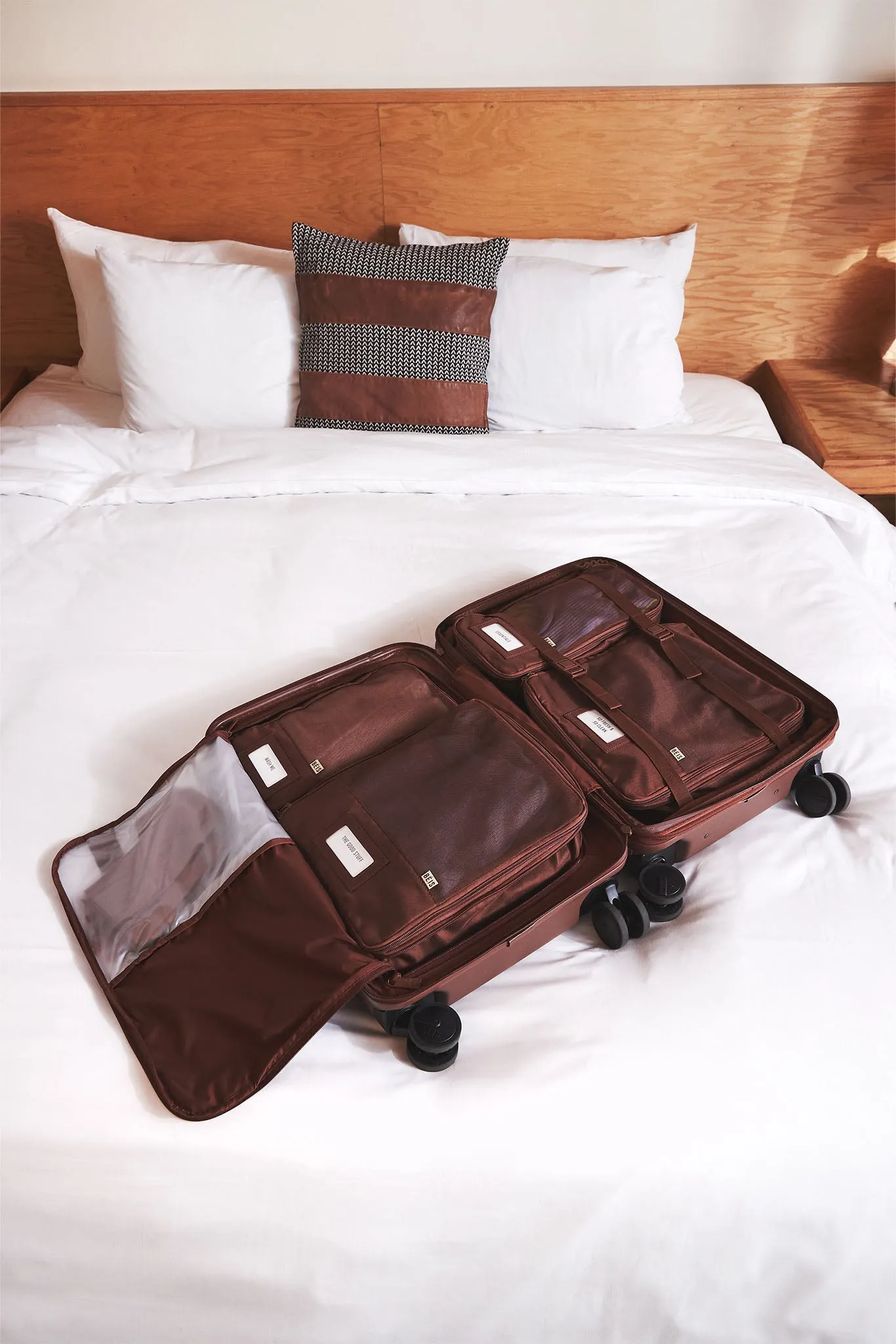 The Compression Packing Cubes 4 pc in Maple sold by Beis product image thumbnail 2