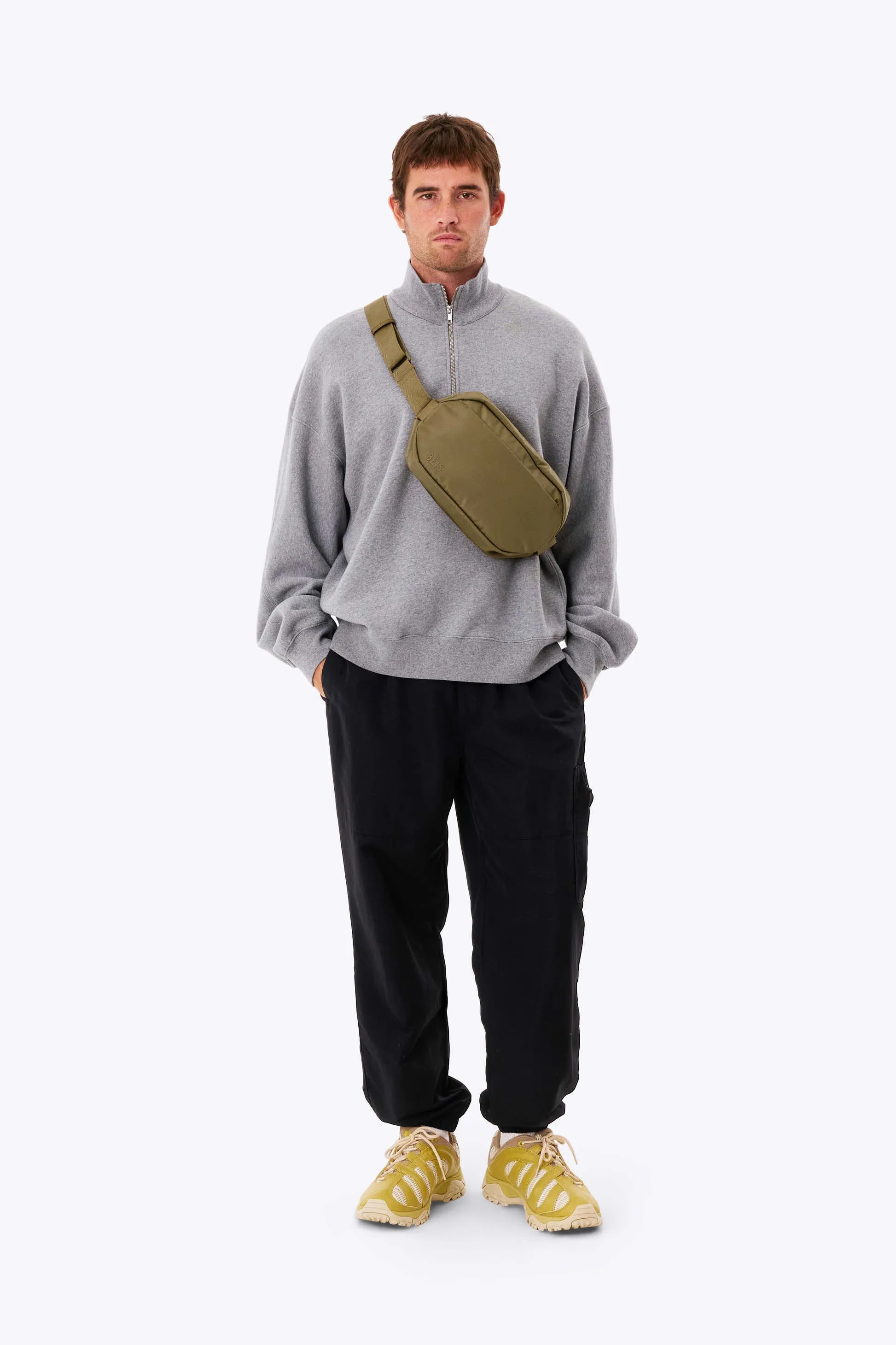 The Pro Travel Sling in Khaki sold by Beis product image thumbnail 2