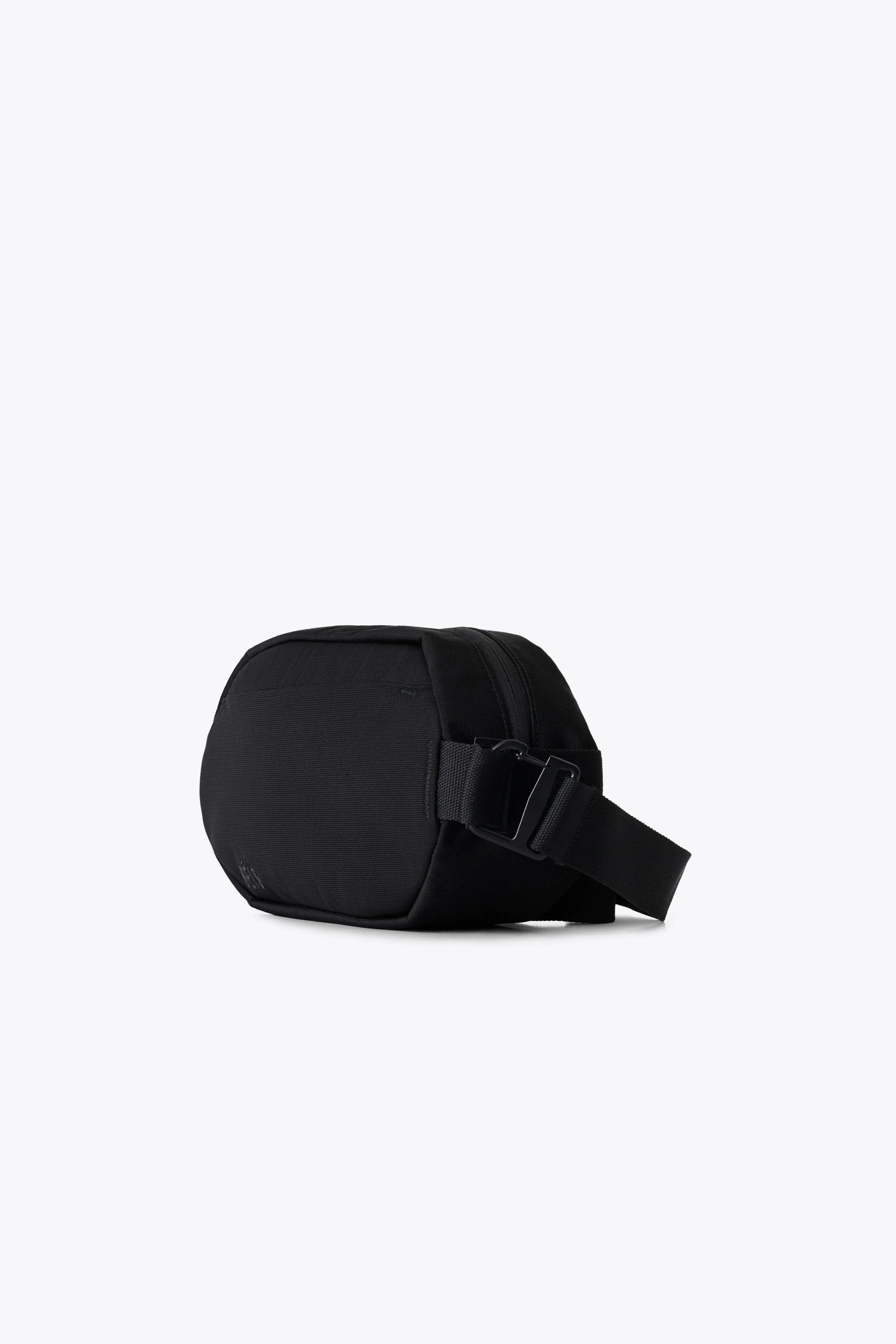 The Pro Travel Sling in Black sold by Beis product image thumbnail 4
