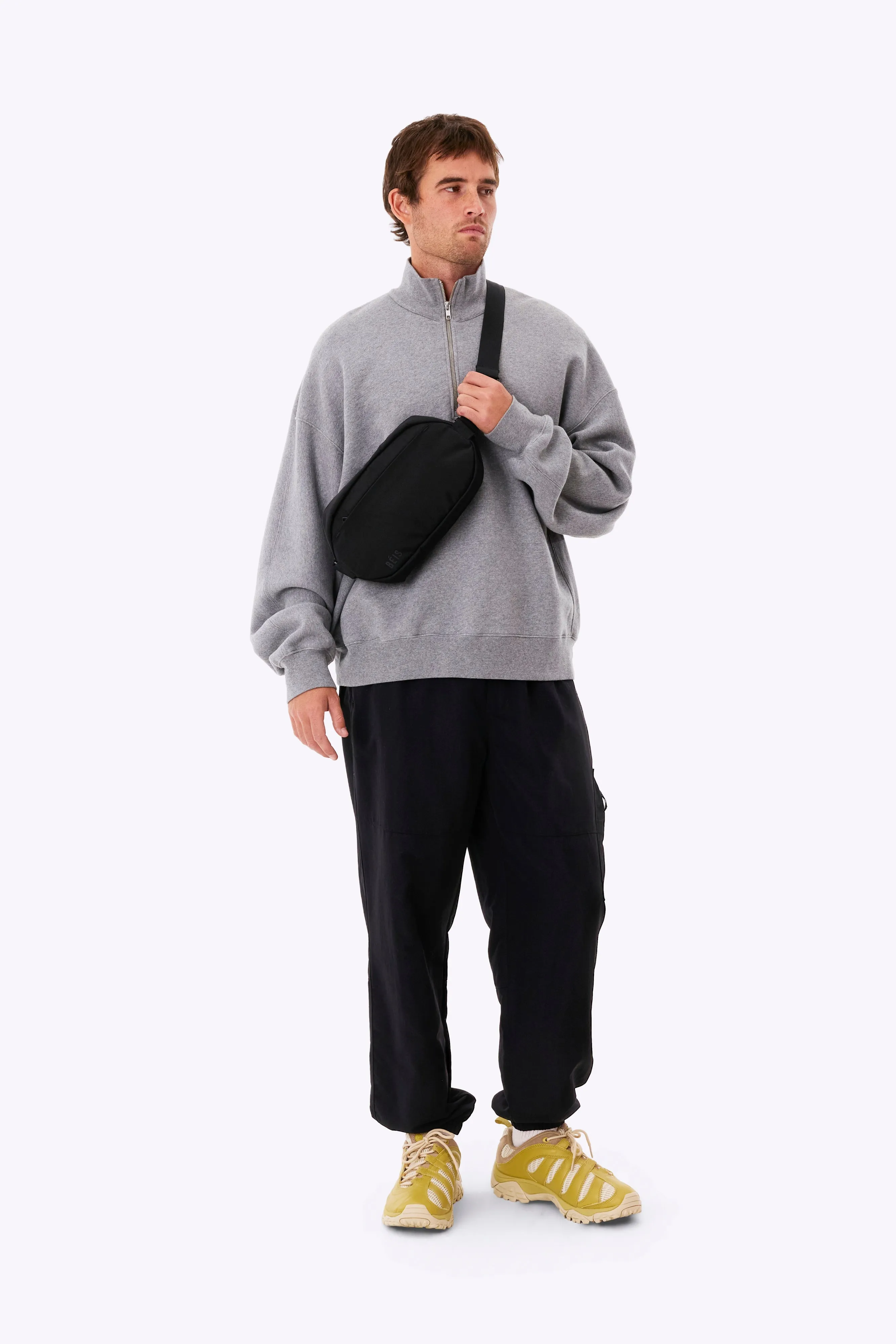 The Pro Travel Sling in Black sold by Beis product image thumbnail 2