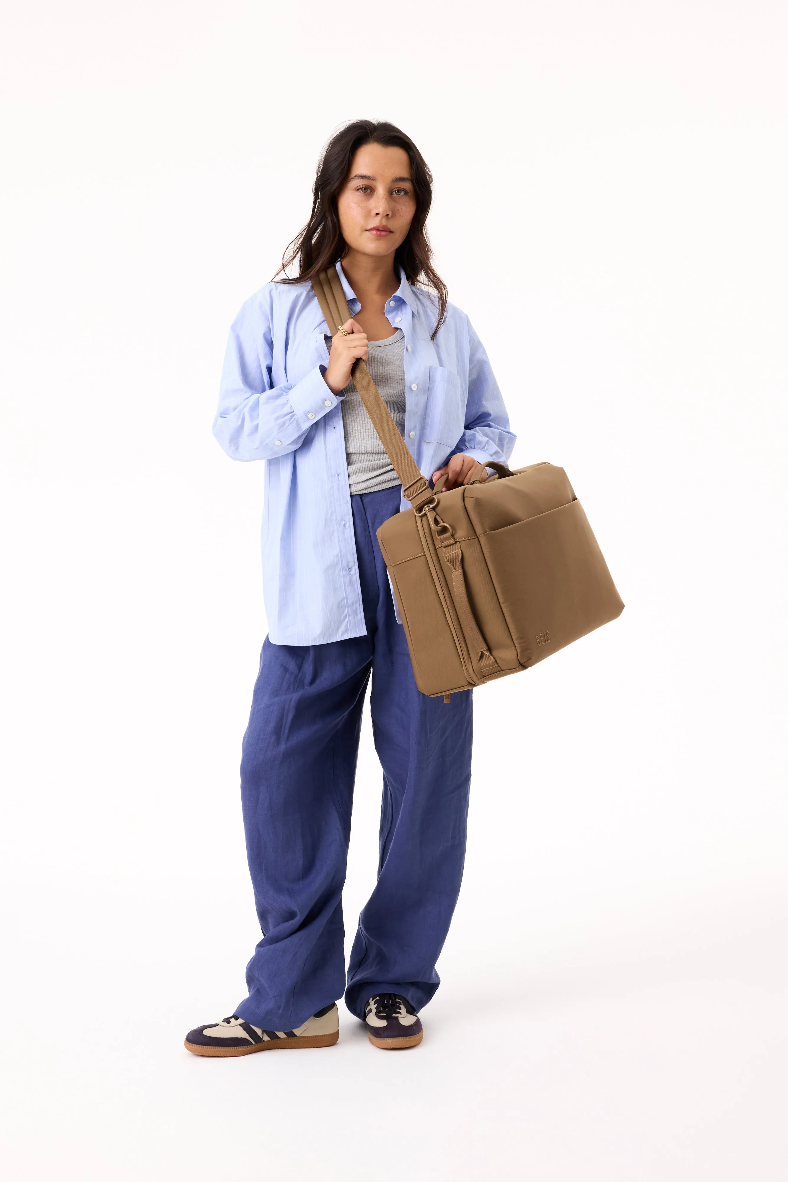 The Ultimate Travel Duffle in Camel sold by Beis product image thumbnail 4