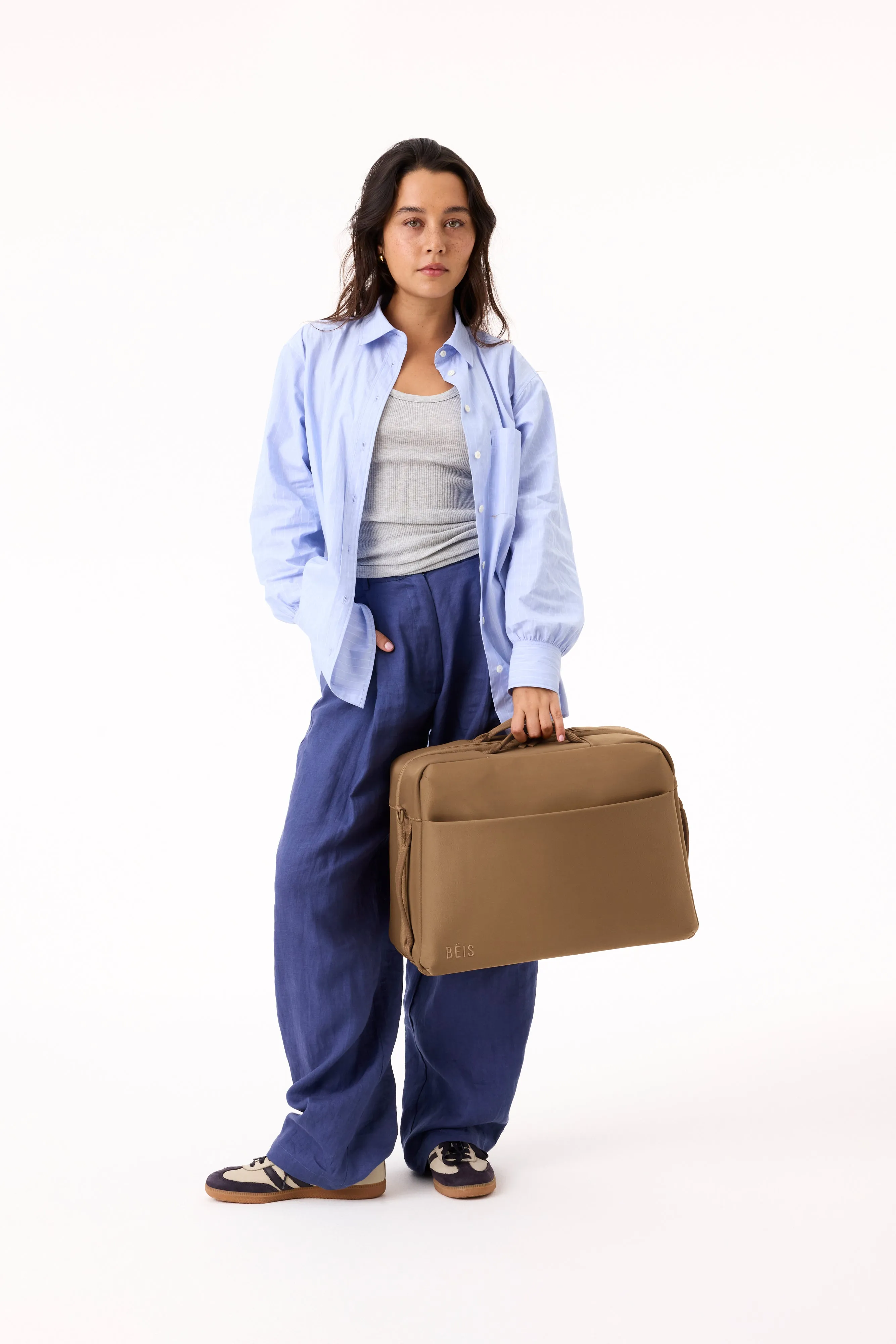 The Ultimate Travel Duffle in Camel sold by Beis product image thumbnail 5