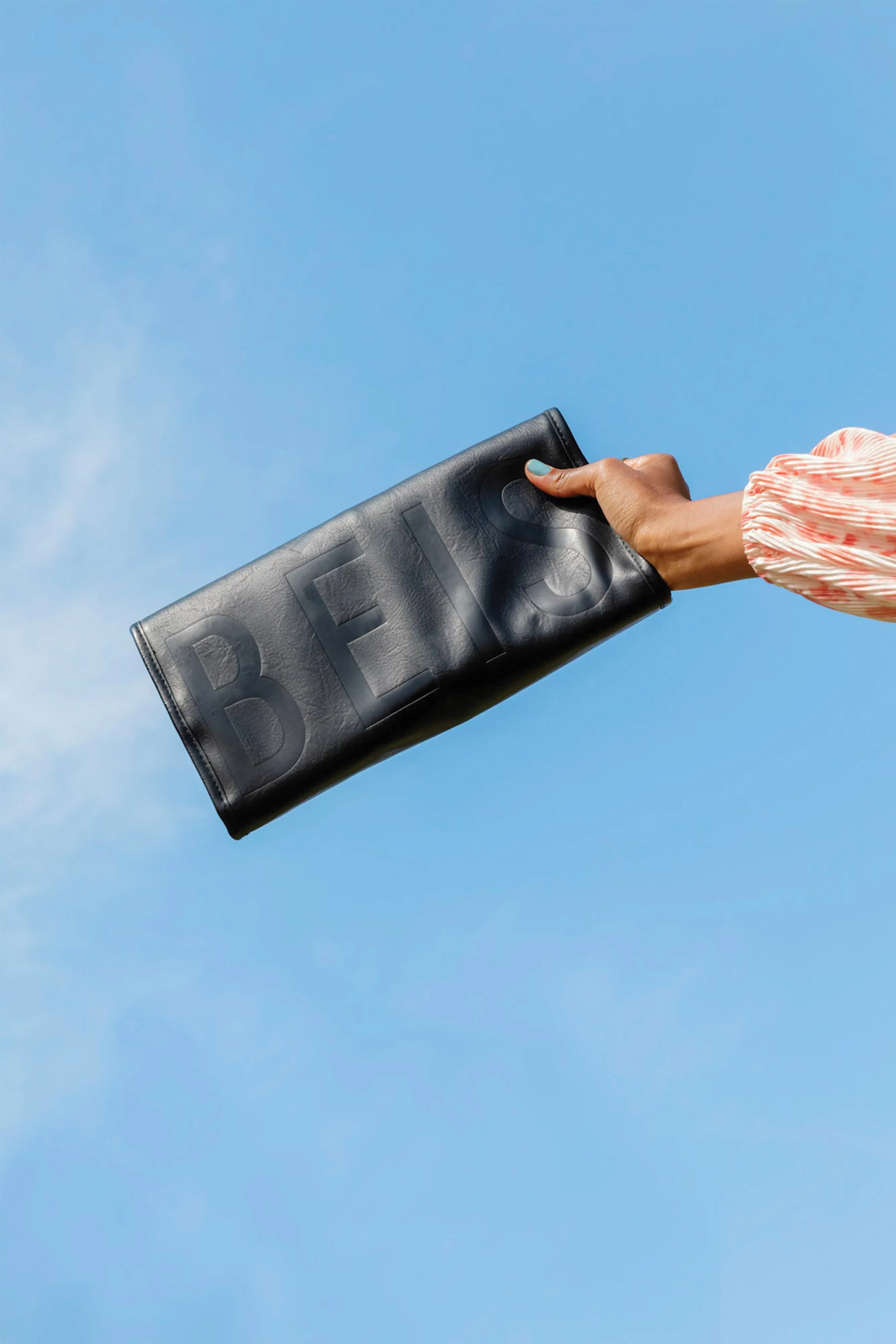 The Hanging Jewelry Case in Black sold by Beis product image thumbnail 4