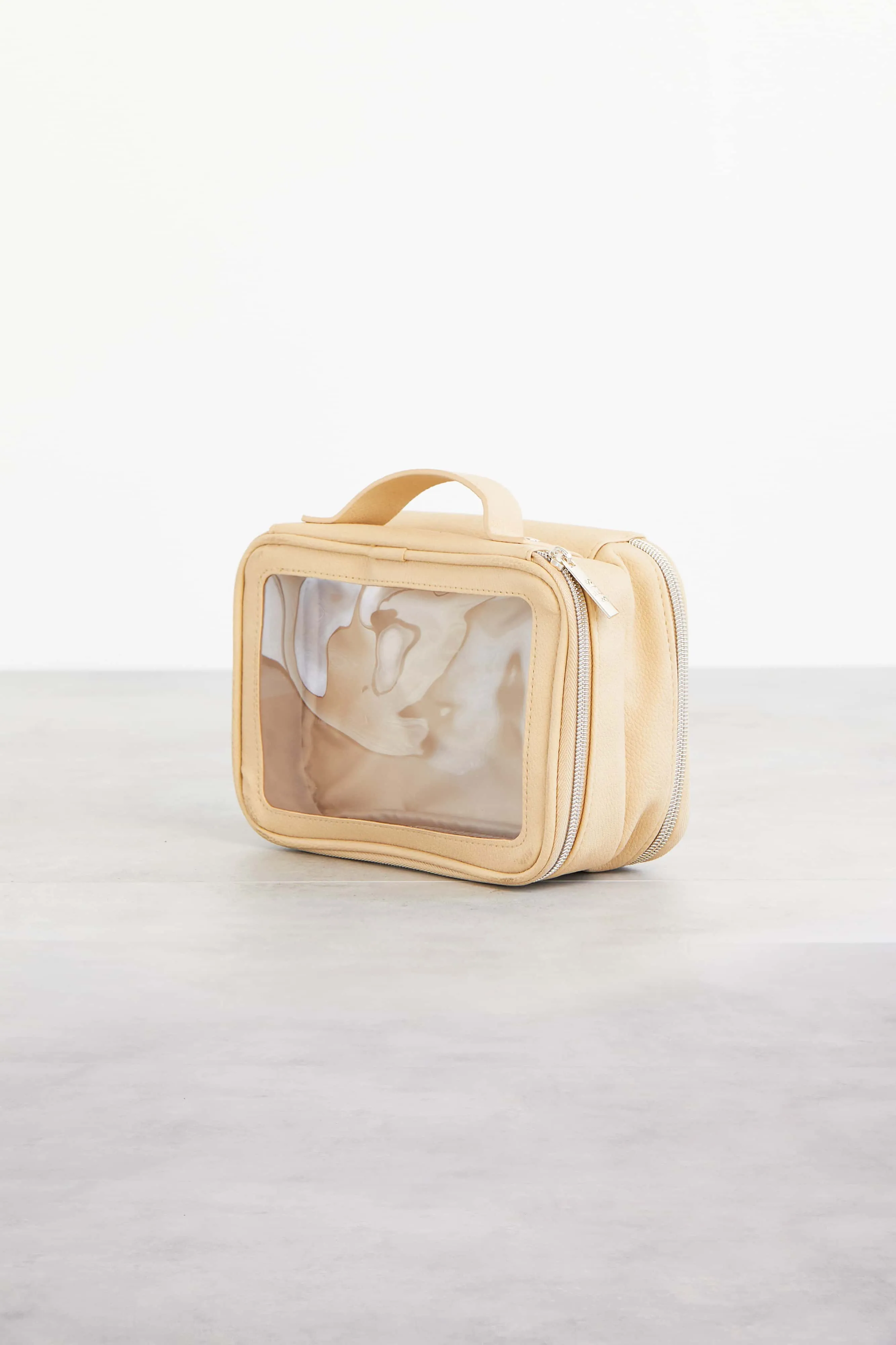 The On The Go Essential Case in Beige sold by Beis product image thumbnail 3