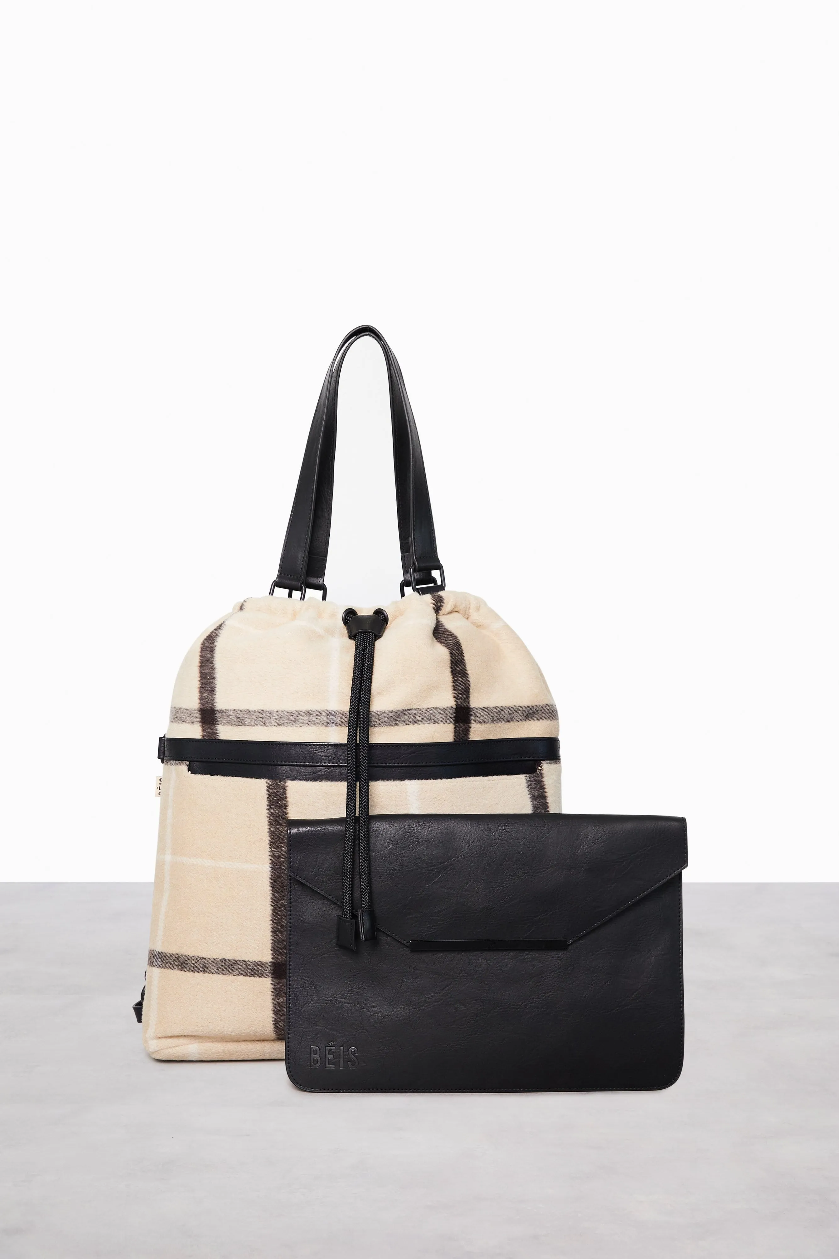 The Messenger Tote in Plaid sold by Beis product image thumbnail 3