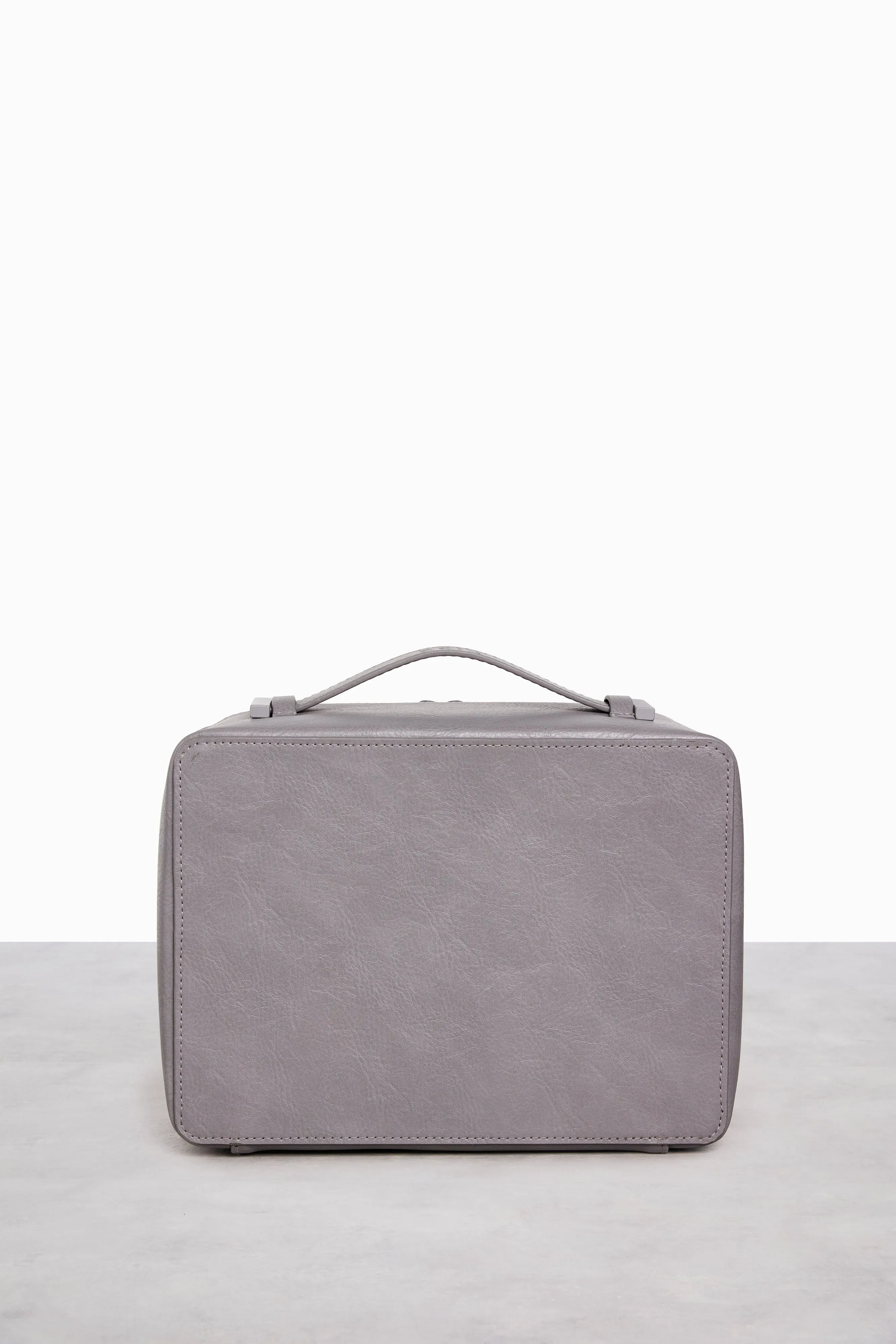 The Cosmetic Case in Grey sold by Beis product image thumbnail 3
