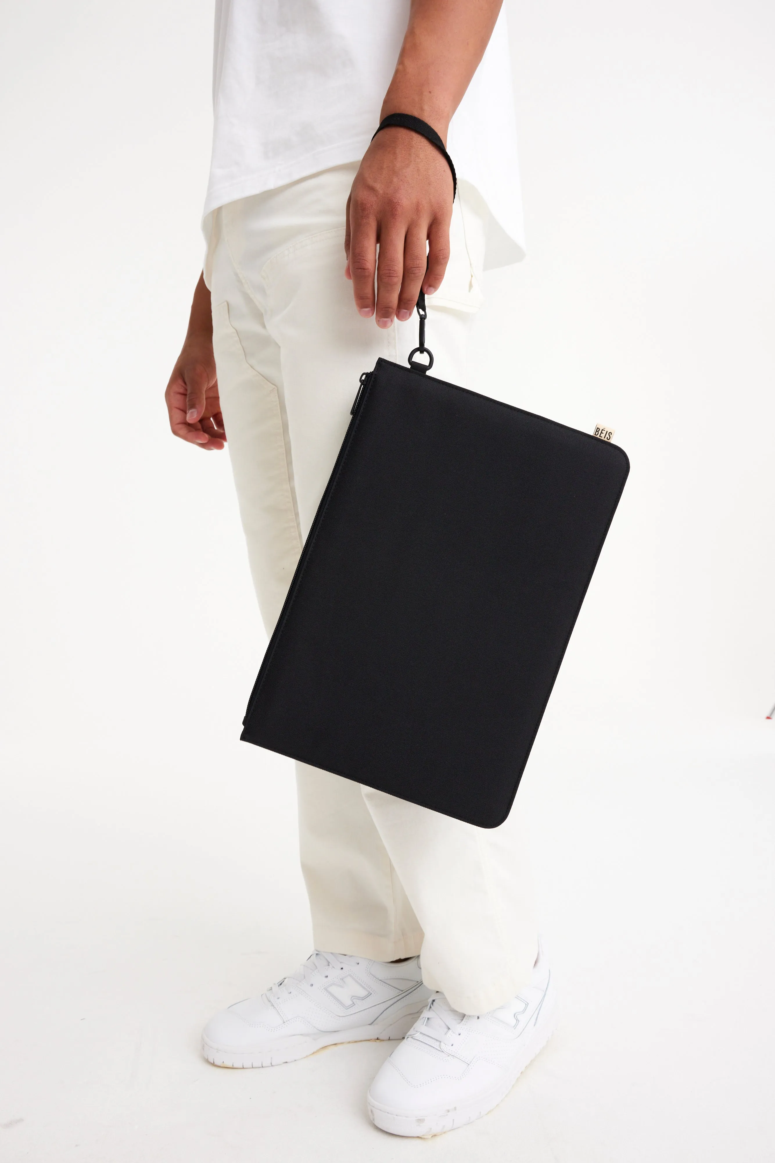 The BÉISics Laptop Pouch in Black sold by Beis product image thumbnail 3